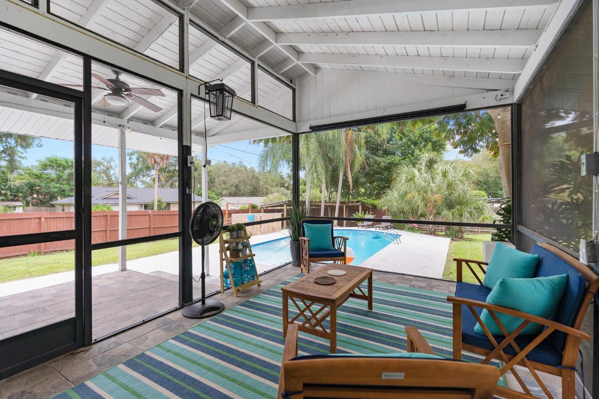Resort-style With A Heated Pool And A Huge Gated Yard Holiday home *