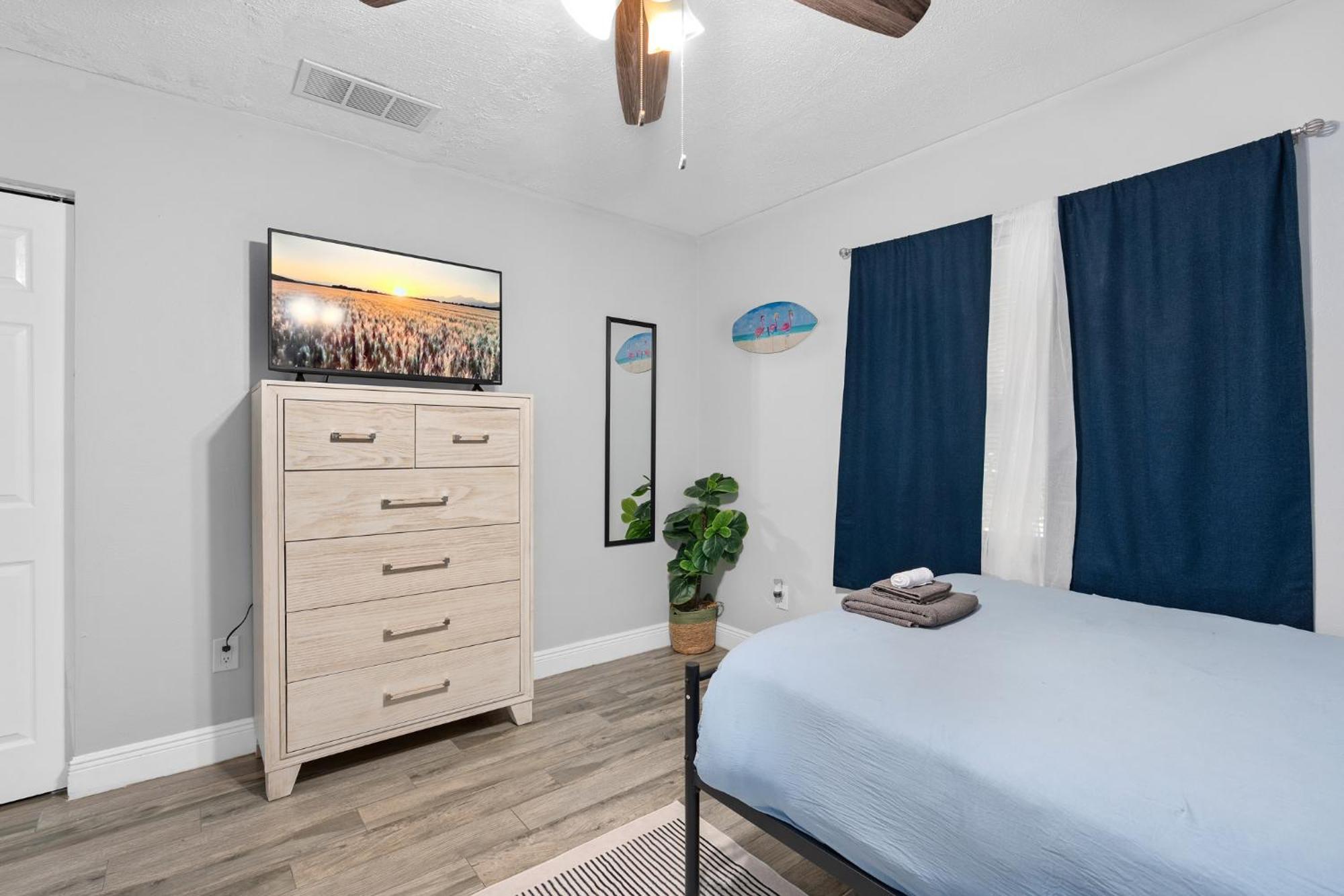 Holiday home Resort-style With A Heated Pool And A Huge Gated Yard *