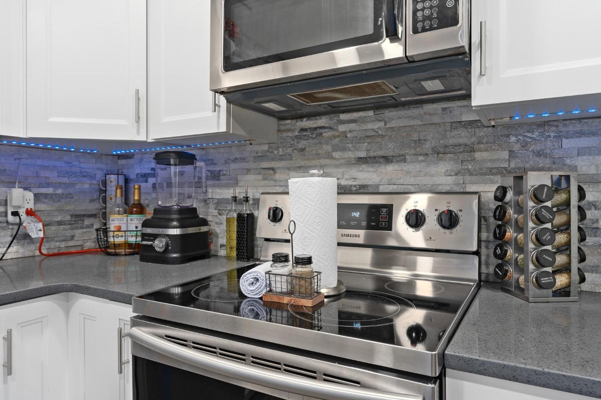 Resort-style With A Heated Pool And A Huge Gated Yard Orlando