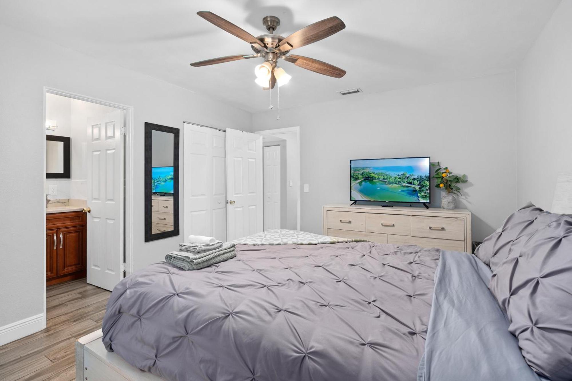 Holiday home Resort-style With A Heated Pool And A Huge Gated Yard Orlando