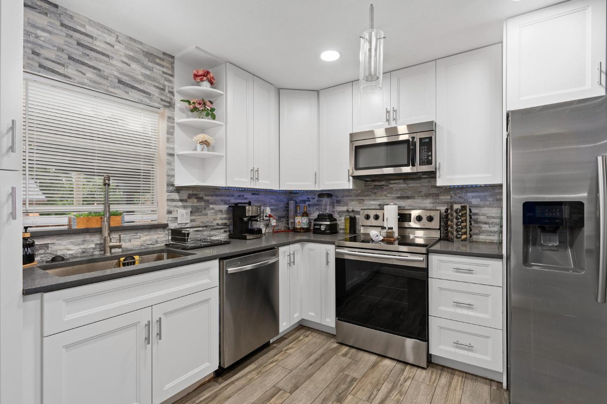 Resort-style With A Heated Pool And A Huge Gated Yard Orlando