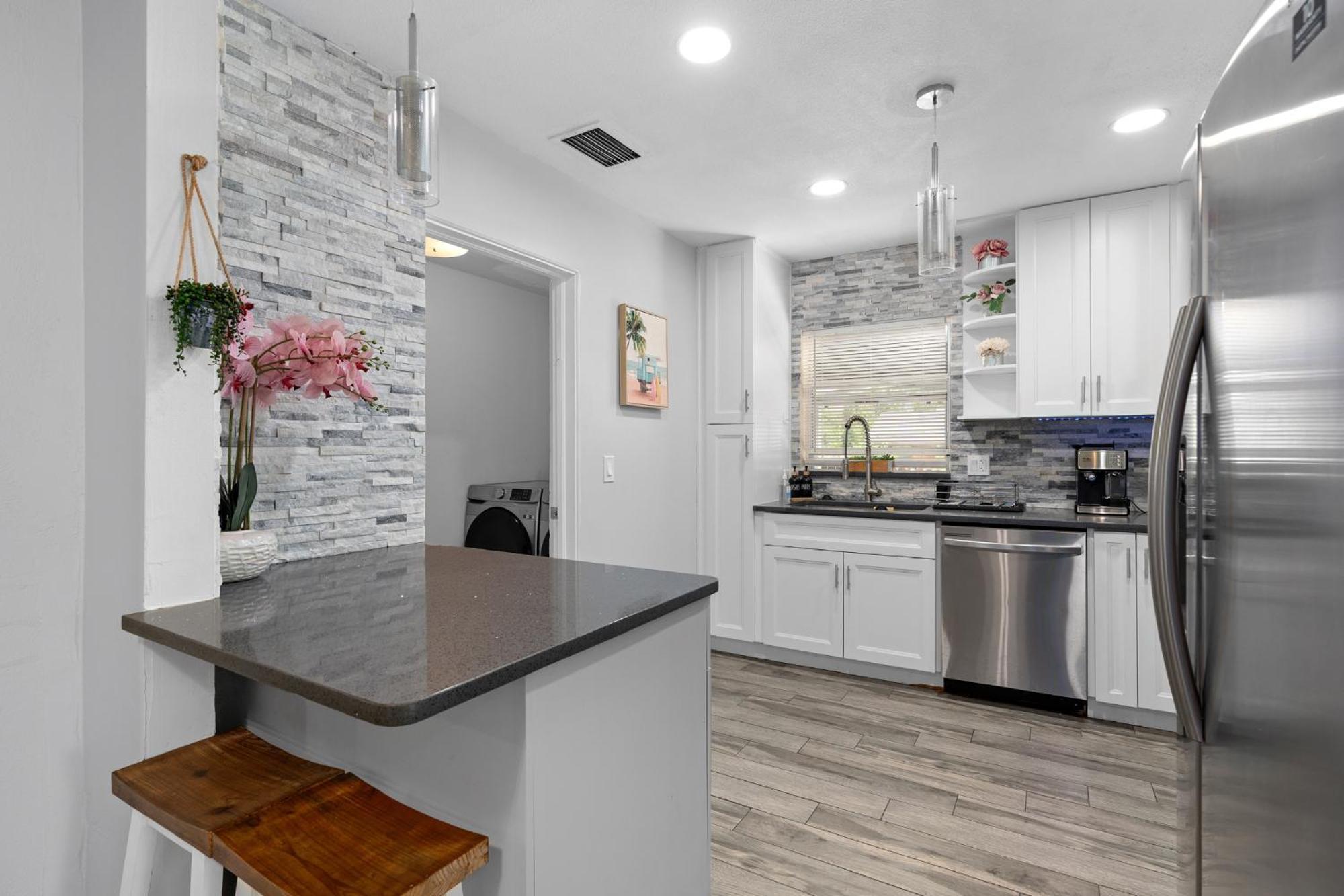 Resort-style With A Heated Pool And A Huge Gated Yard Holiday home