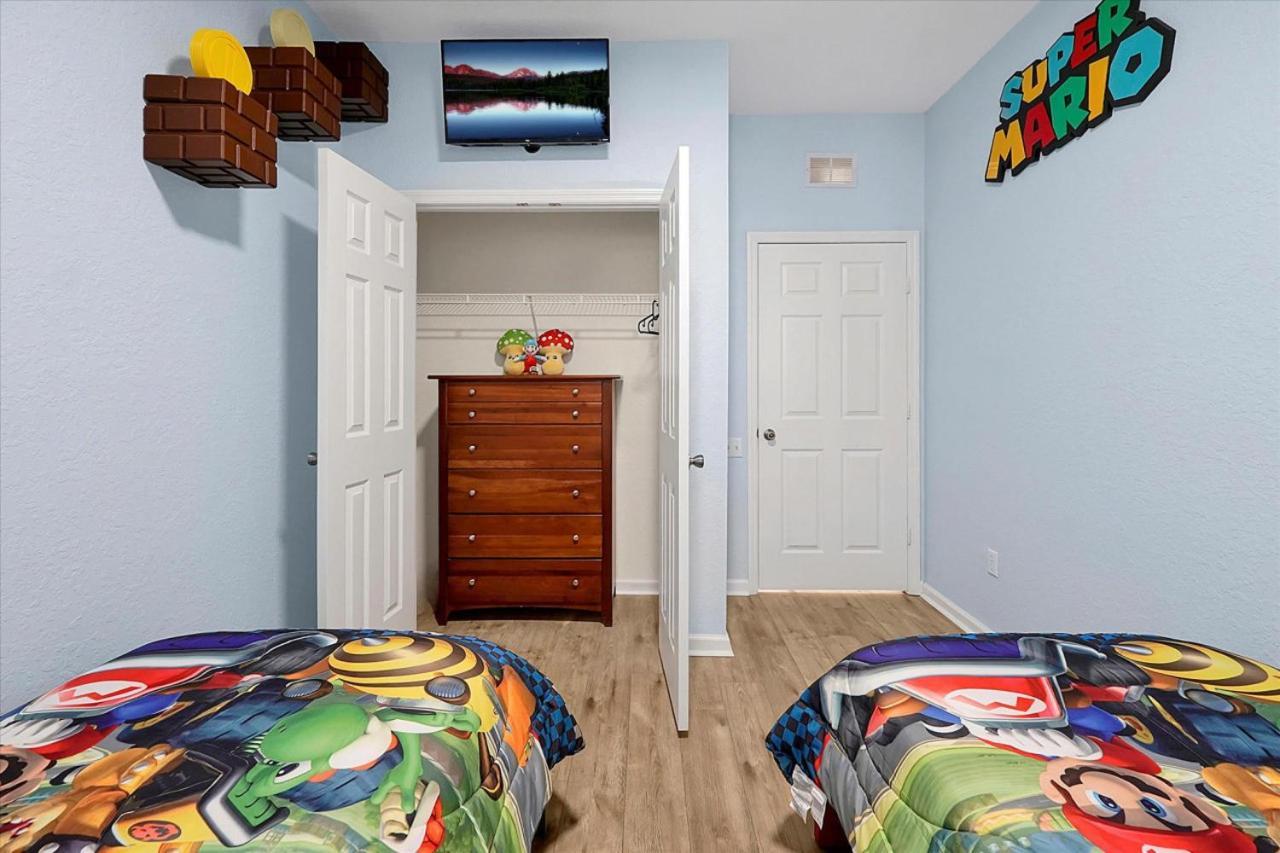 Windsor Hills Spacious Condo,pool,slides,by Holiday home