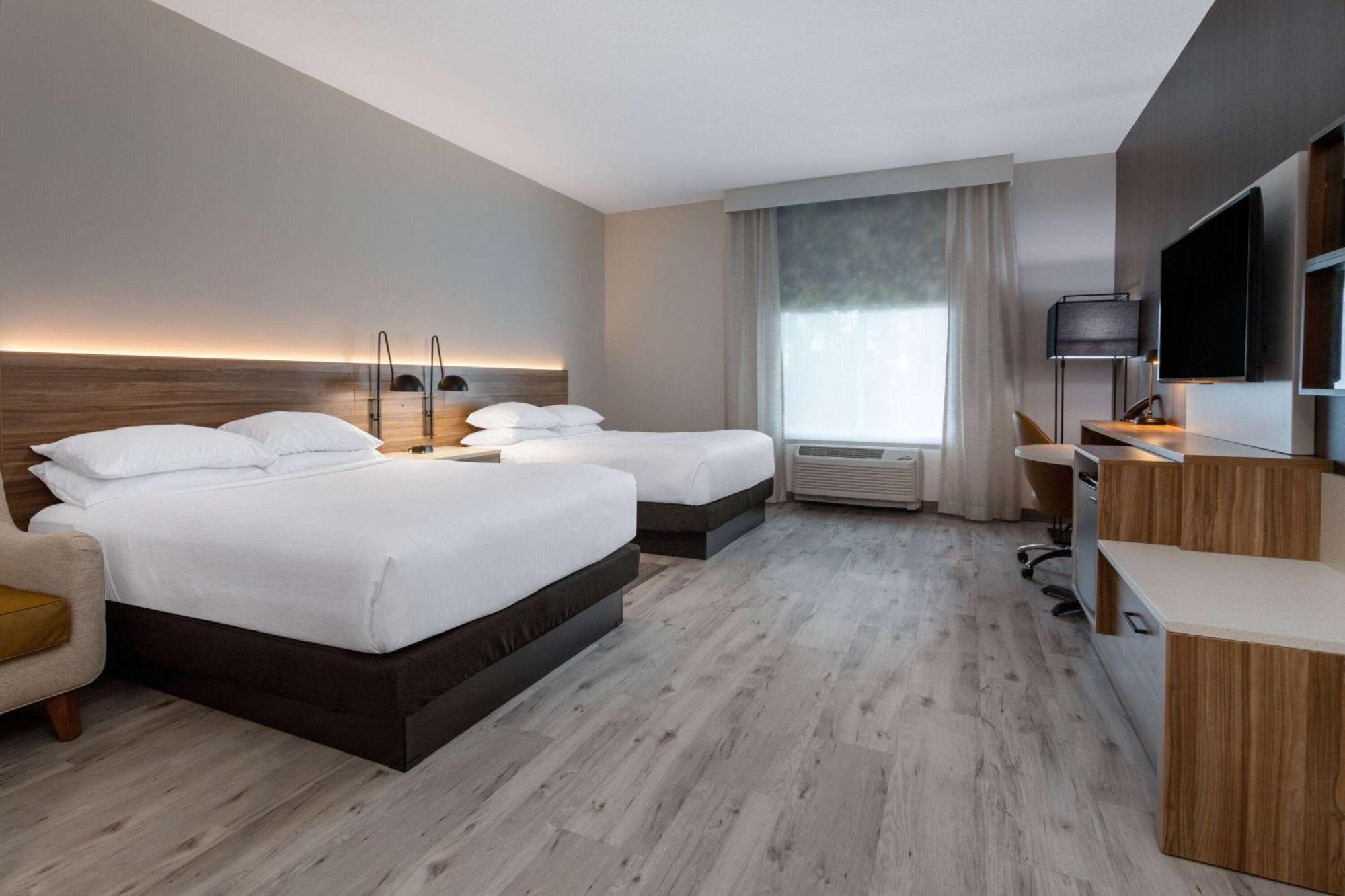 Hotel Wyndham Garden Airport - Free Airport Shuttle Orlando
