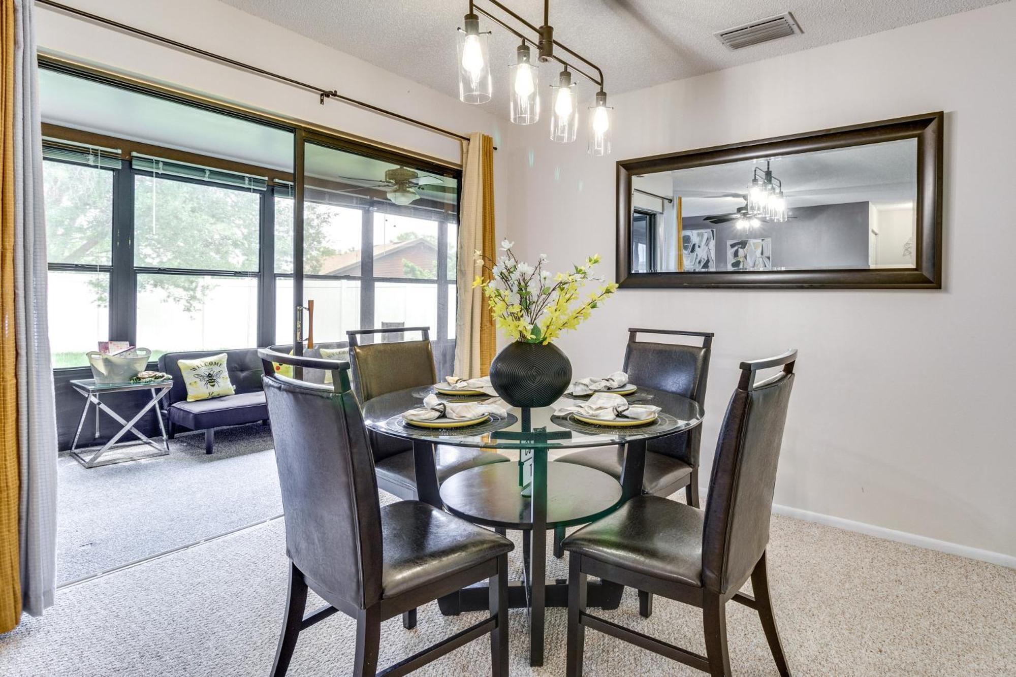 Vacation With Yard And Pool Access Holiday home