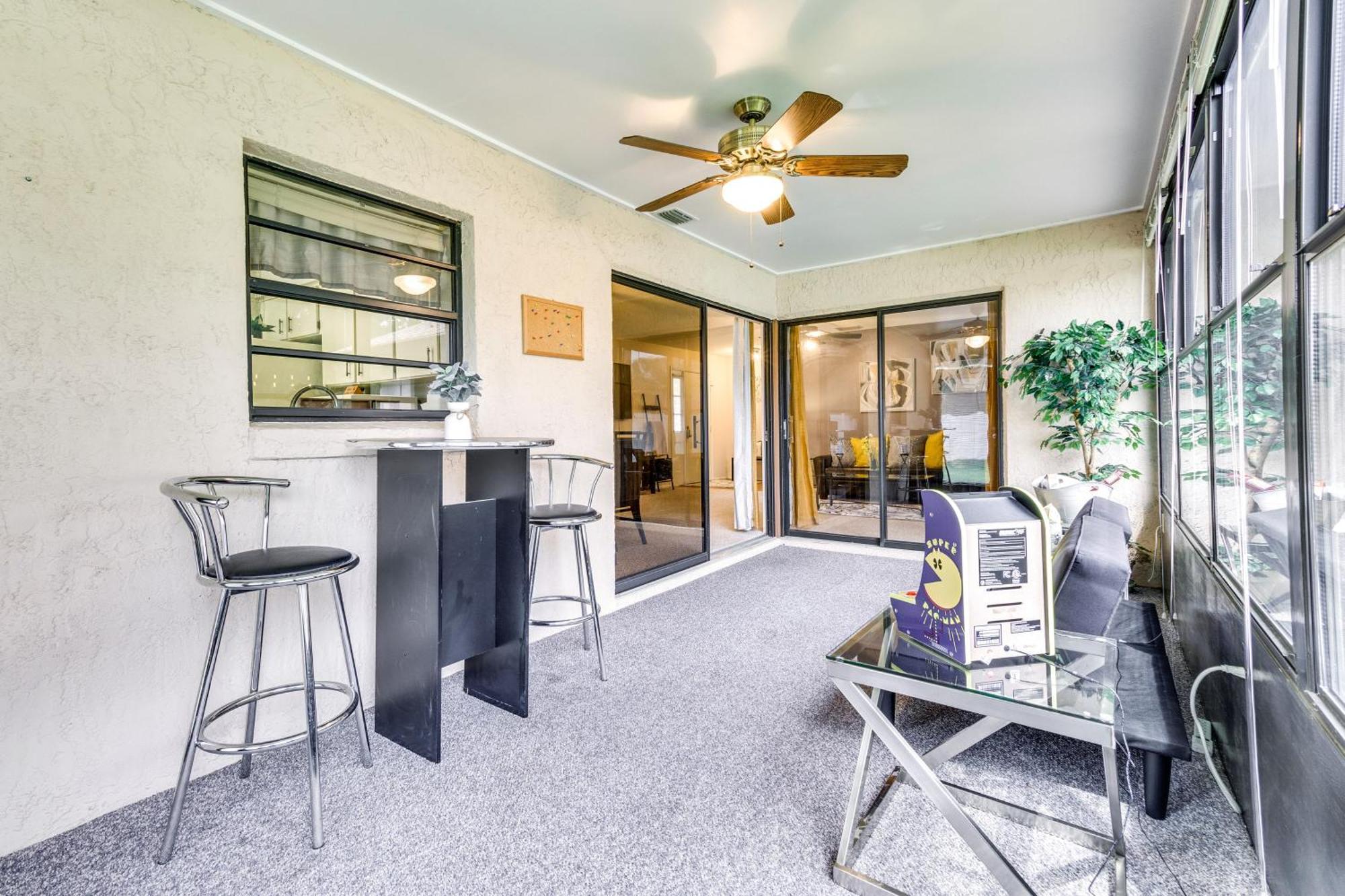 Vacation With Yard And Pool Access Holiday home *