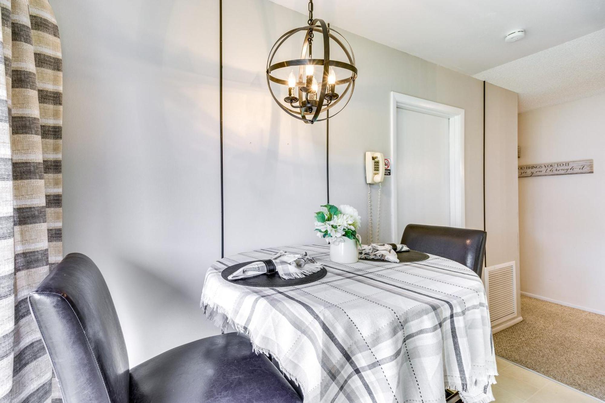 Holiday home Vacation With Yard And Pool Access *