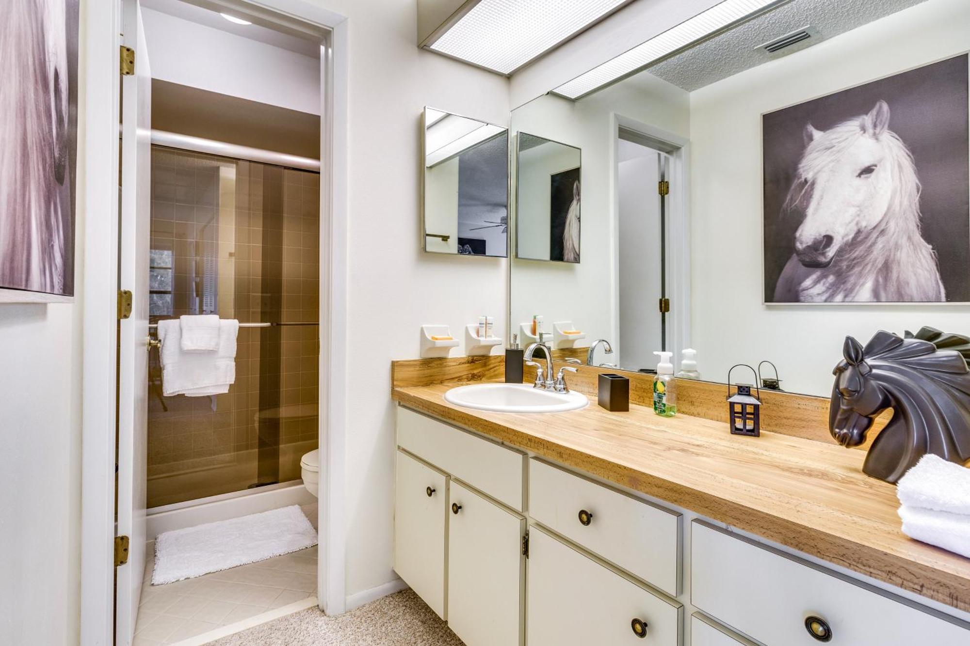Vacation With Yard And Pool Access Holiday home Orlando