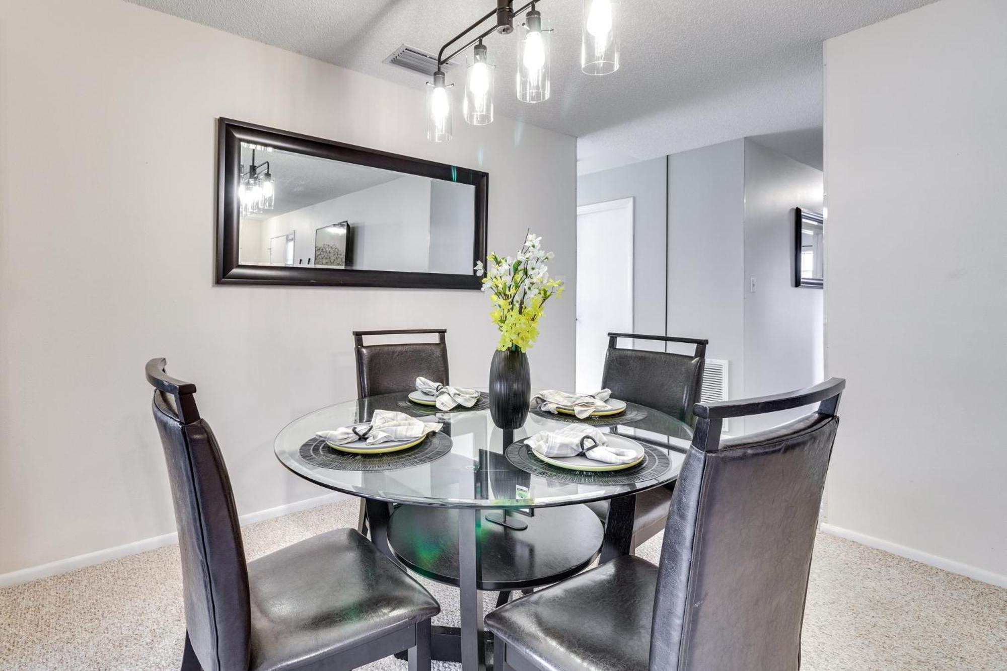 Vacation With Yard And Pool Access Orlando