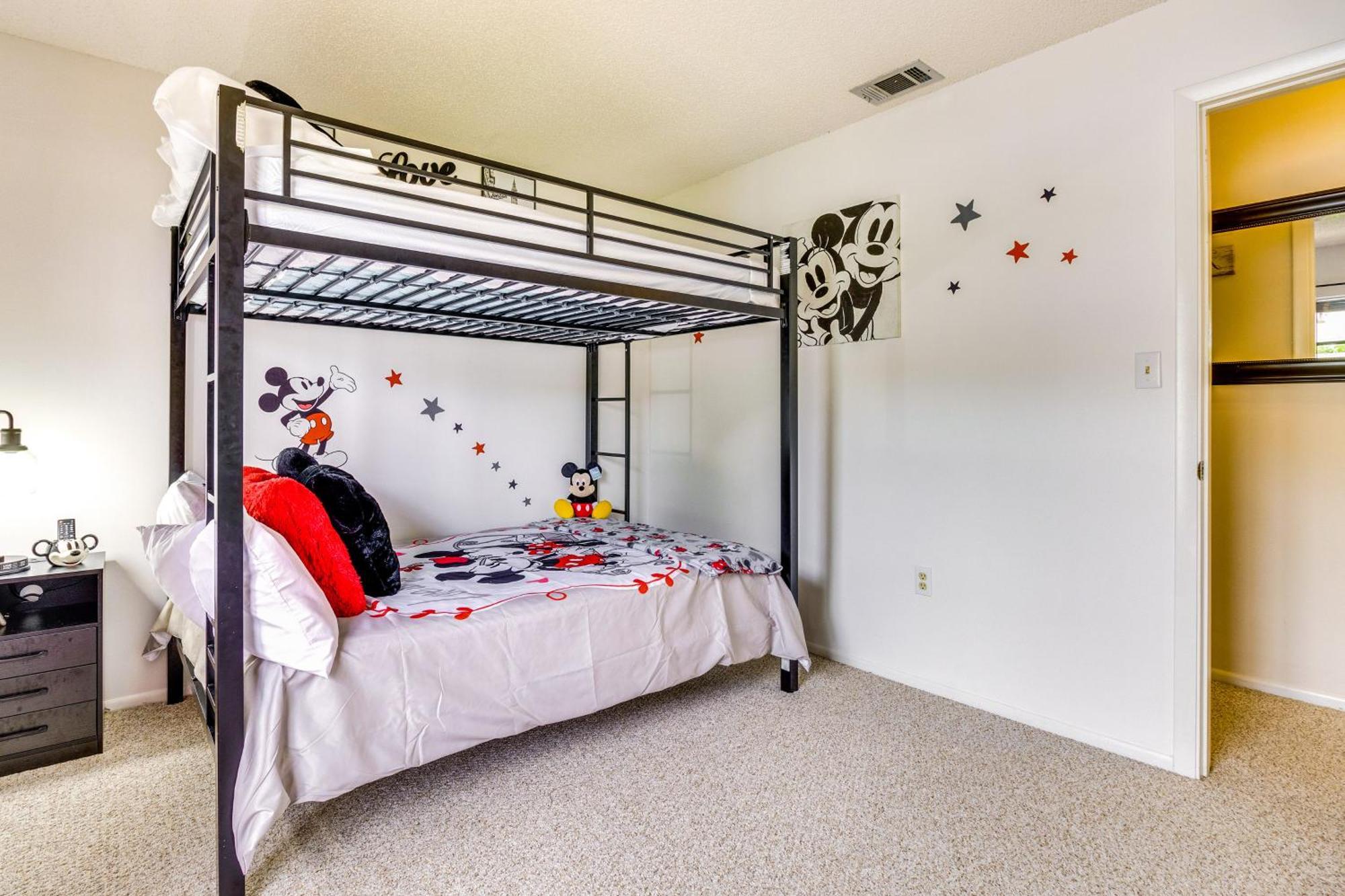 Vacation With Yard And Pool Access * Orlando