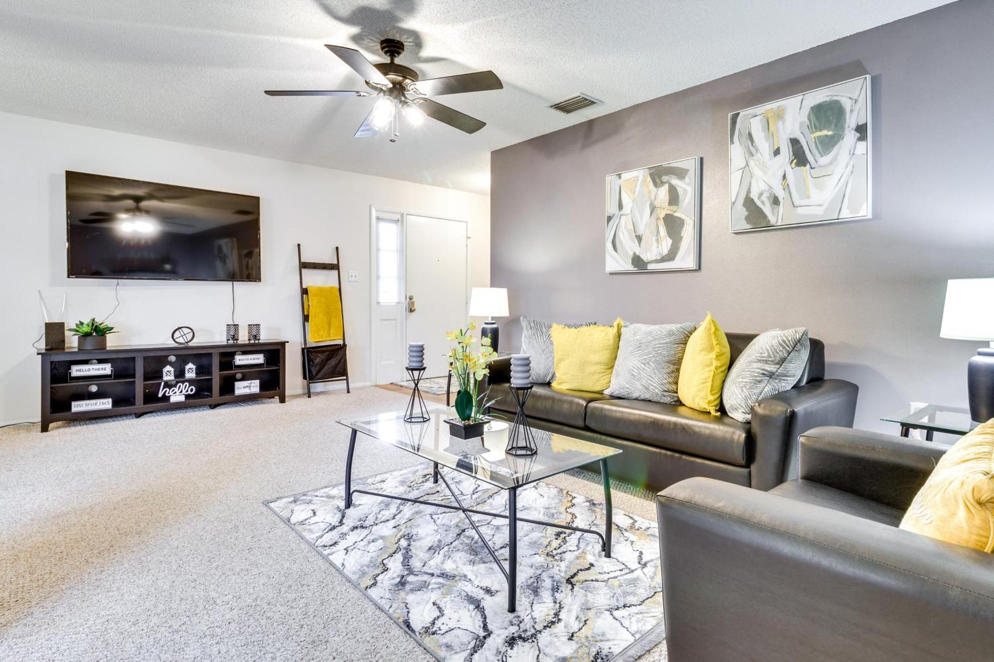 Holiday home Vacation With Yard And Pool Access *