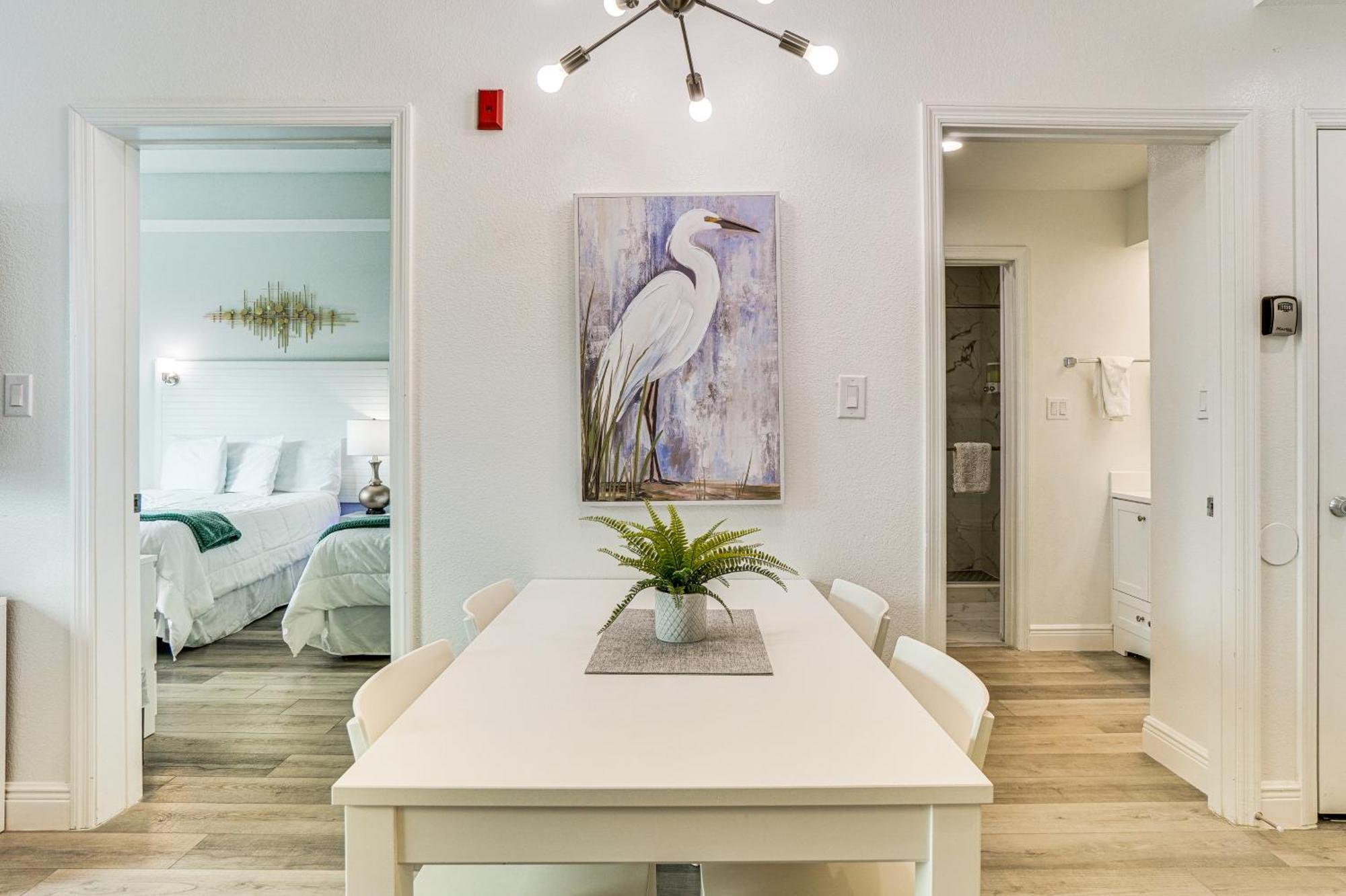 Apartment Modern - 1 Mi To World! *