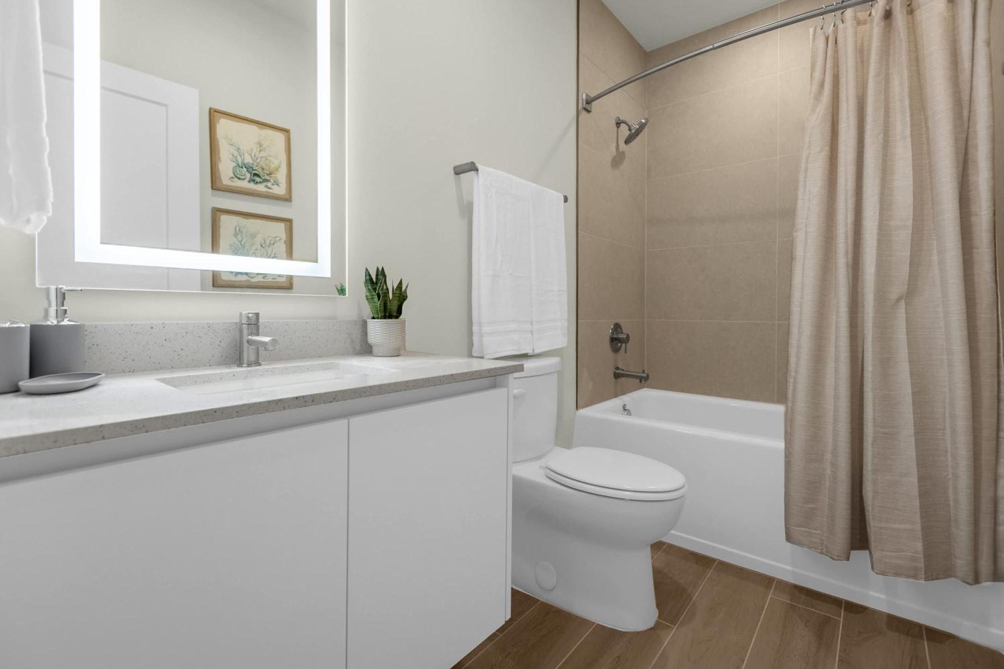 Upstay - Modern Family Townhome With Pool Holiday home