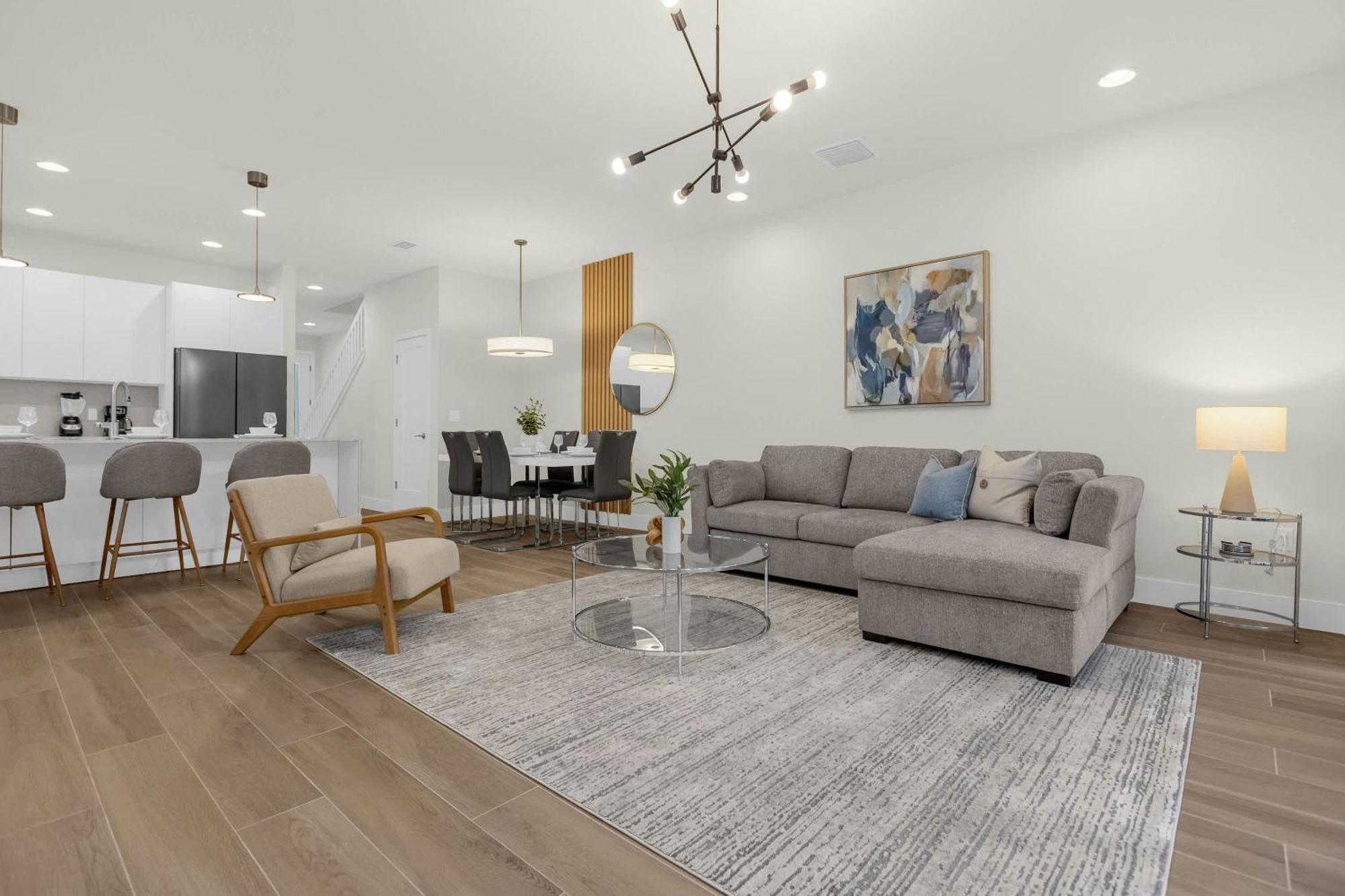 Upstay - Modern Family Townhome With Pool Holiday home *