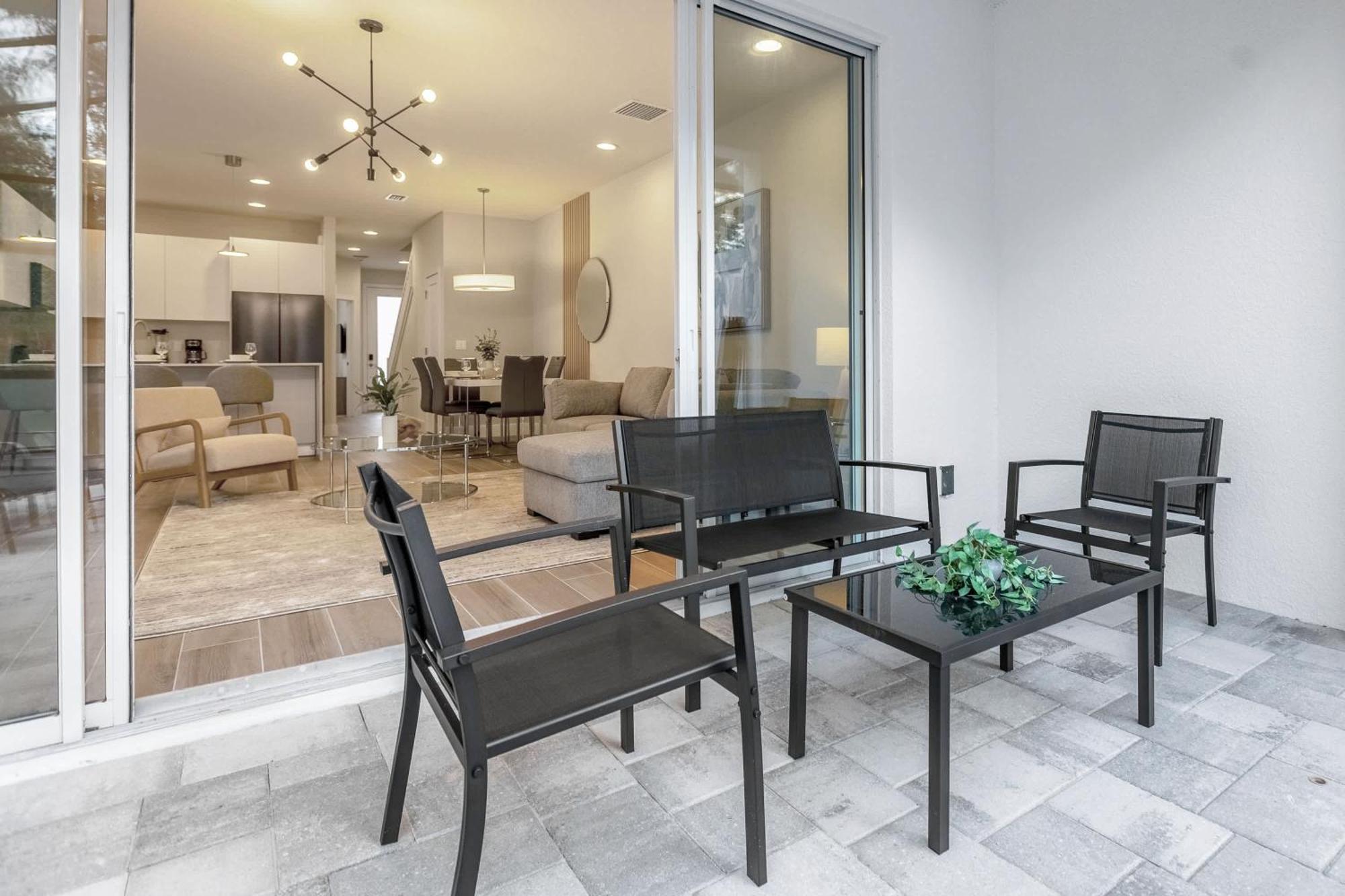 Upstay - Modern Family Townhome With Pool Orlando