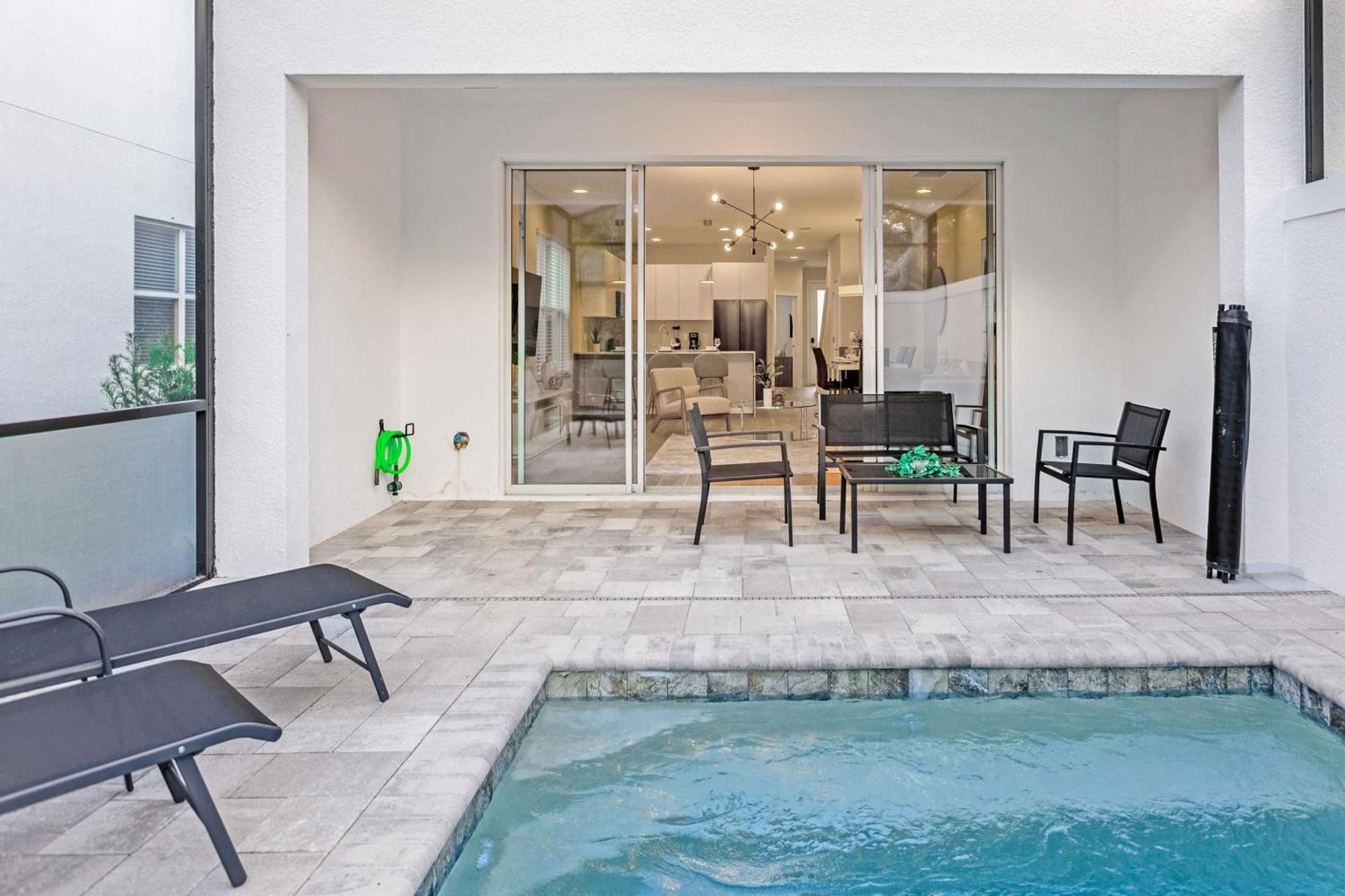 Upstay - Modern Family Townhome With Pool Orlando