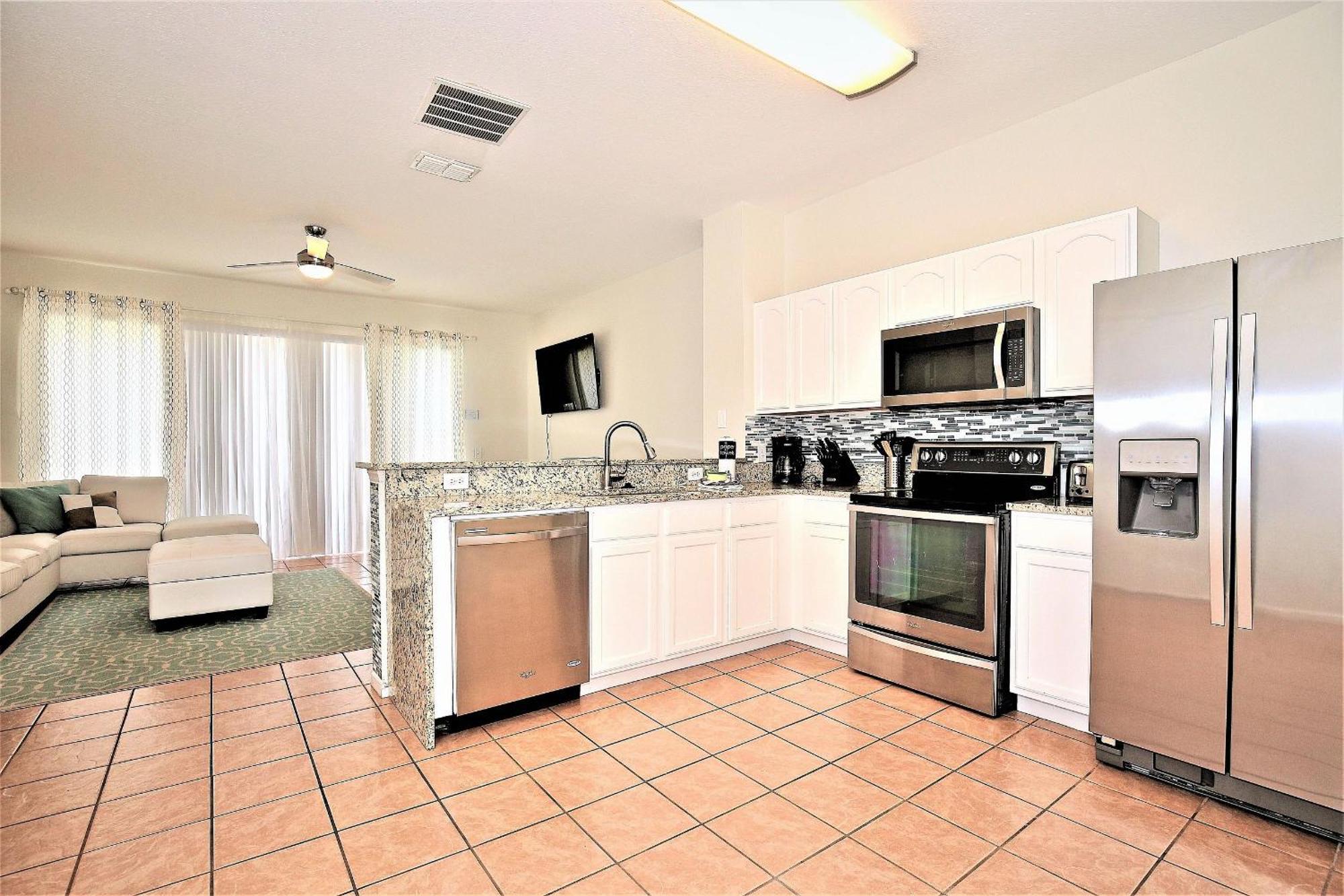 7661 - Casa 3q/3b Com Piscina | Perto Da Orlando