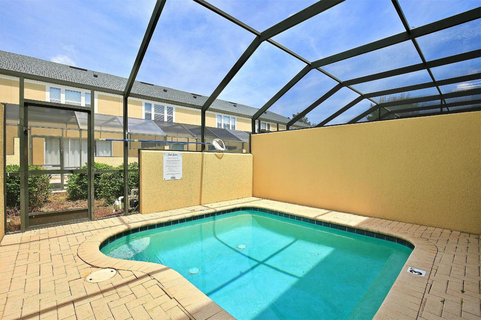 7661 - Casa 3q/3b Com Piscina | Perto Da Orlando