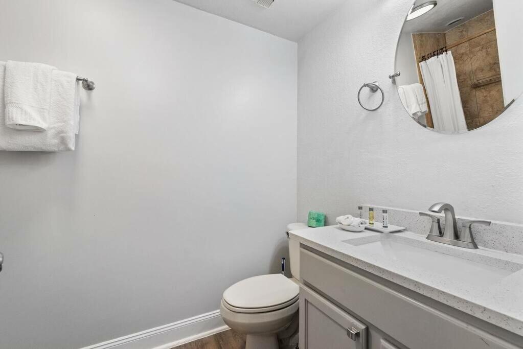 Apartment The Enclave And Orlando