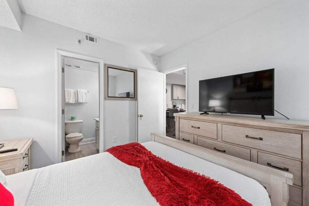 Apartment The Enclave And Orlando