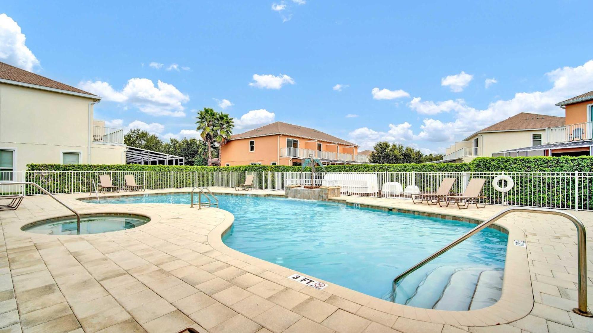 Trendy Thematic 3br Townhouse With Private Pool Holiday home *