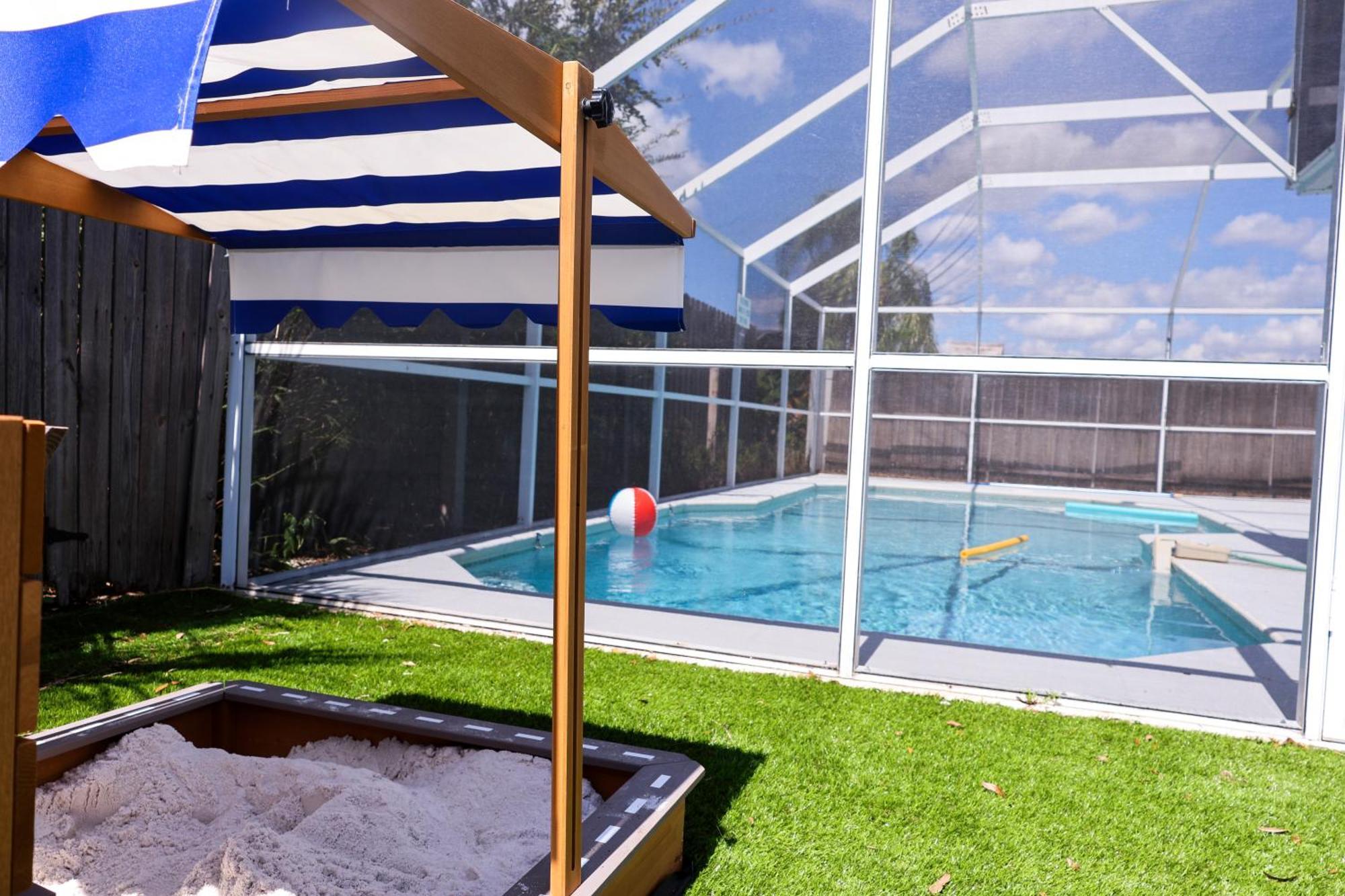 Holiday home 2024 New Private Heated Pool House With Mini Golf *
