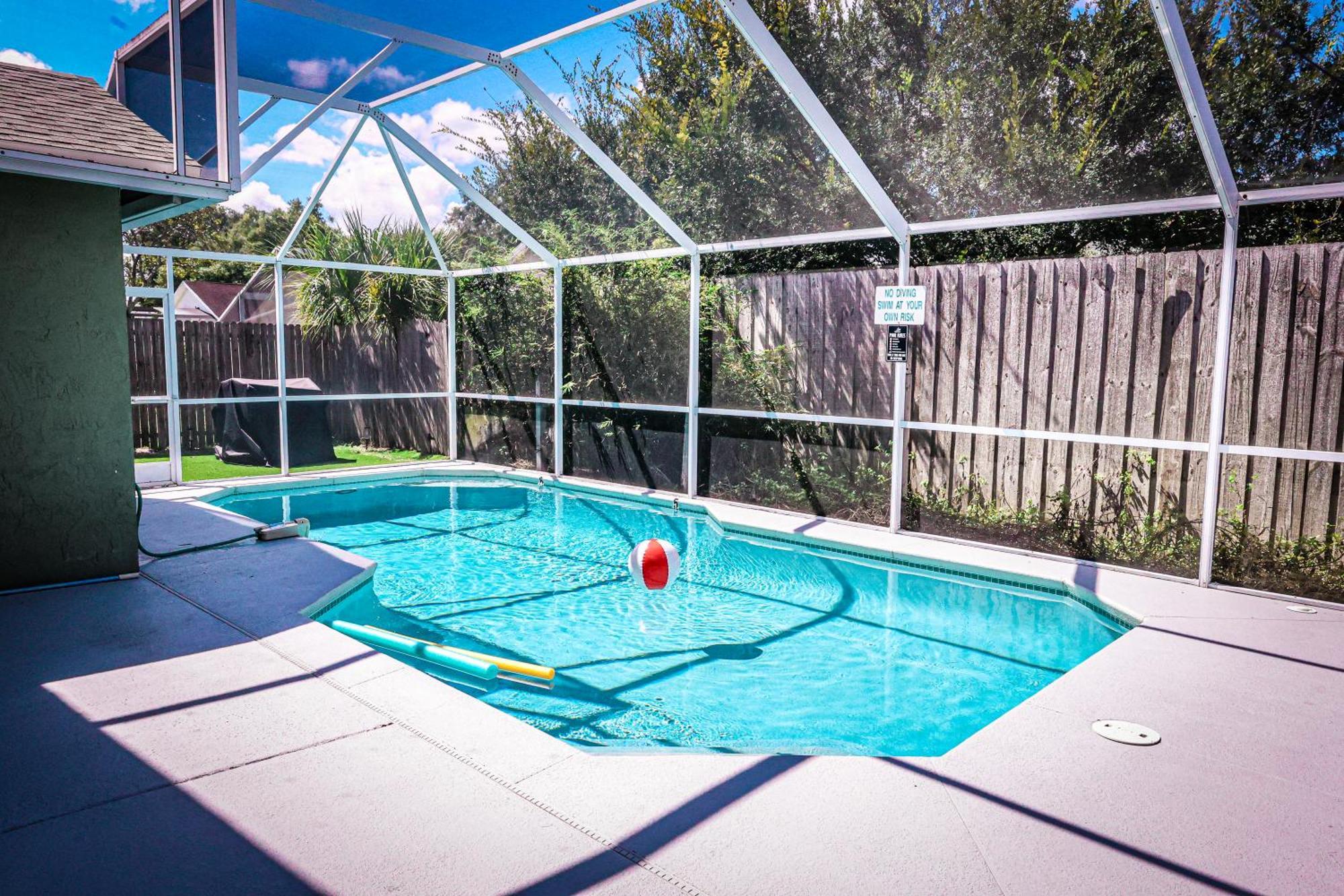 Holiday home 2024 New Private Heated Pool House With Mini Golf
