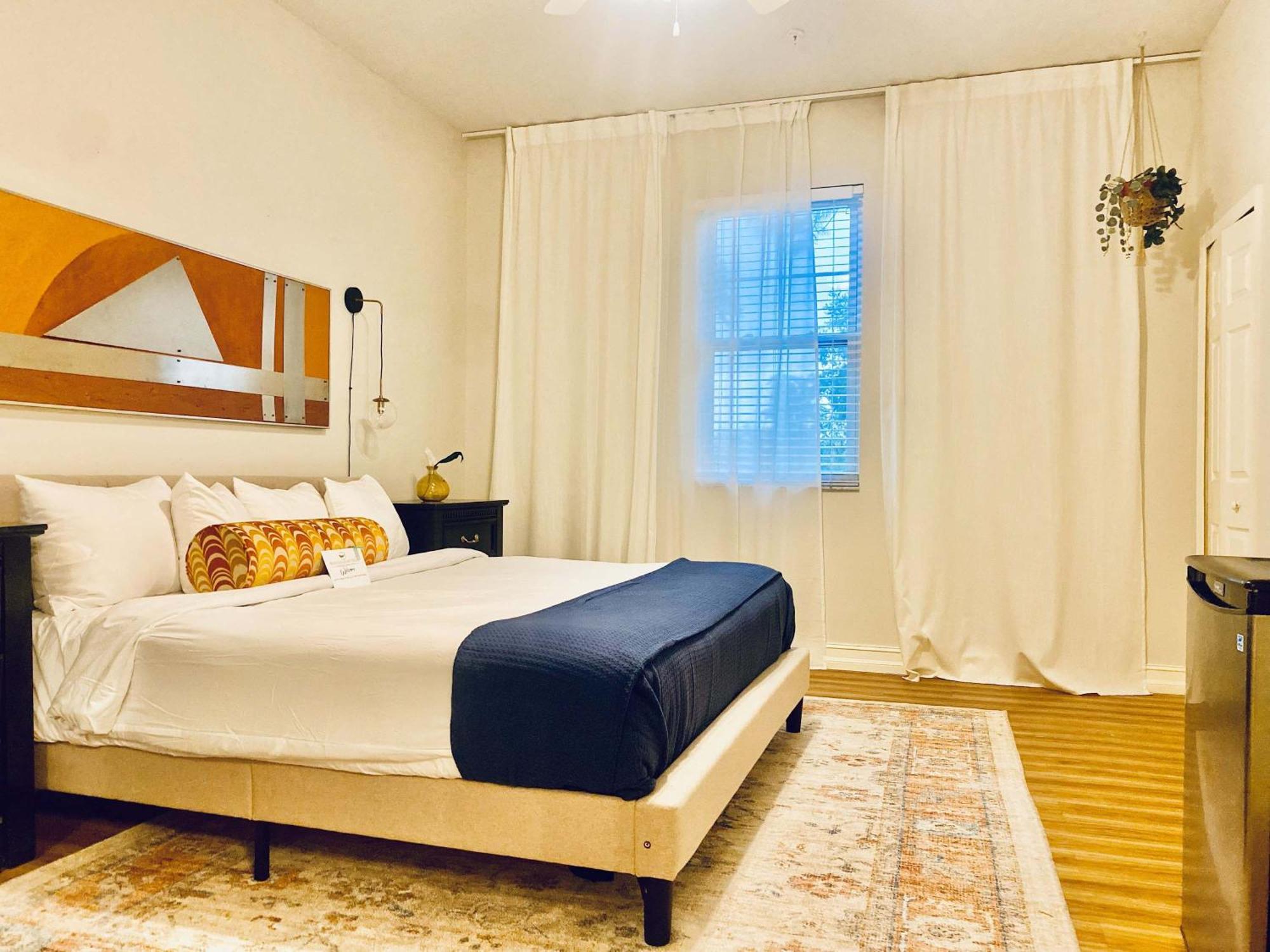 Banana Leaf Villa-vintage Vibes- King Orlando