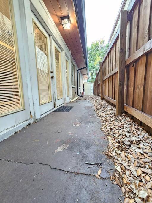 Foodie Lovers Walkable Mills50 - Sleeps 10 - Near Airport Holiday home