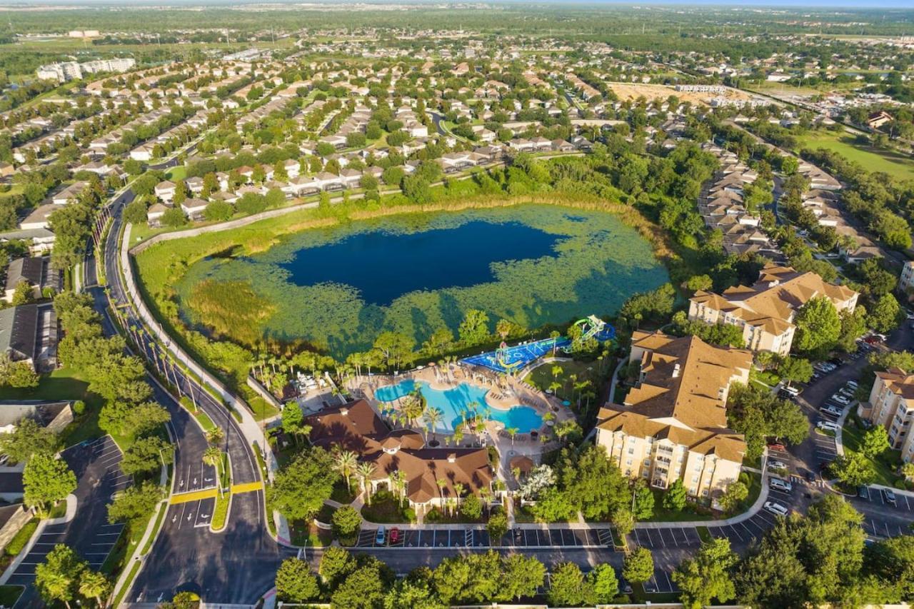 Windsor Hills Sunshine Waterslides Pool By Holiday home