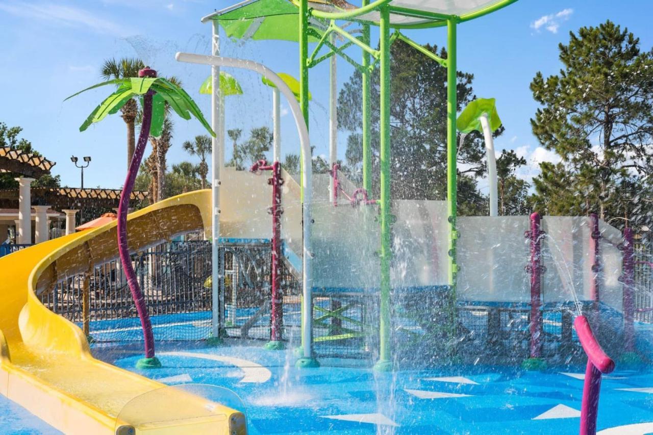 Windsor Hills Sunshine Waterslides Pool By Holiday home
