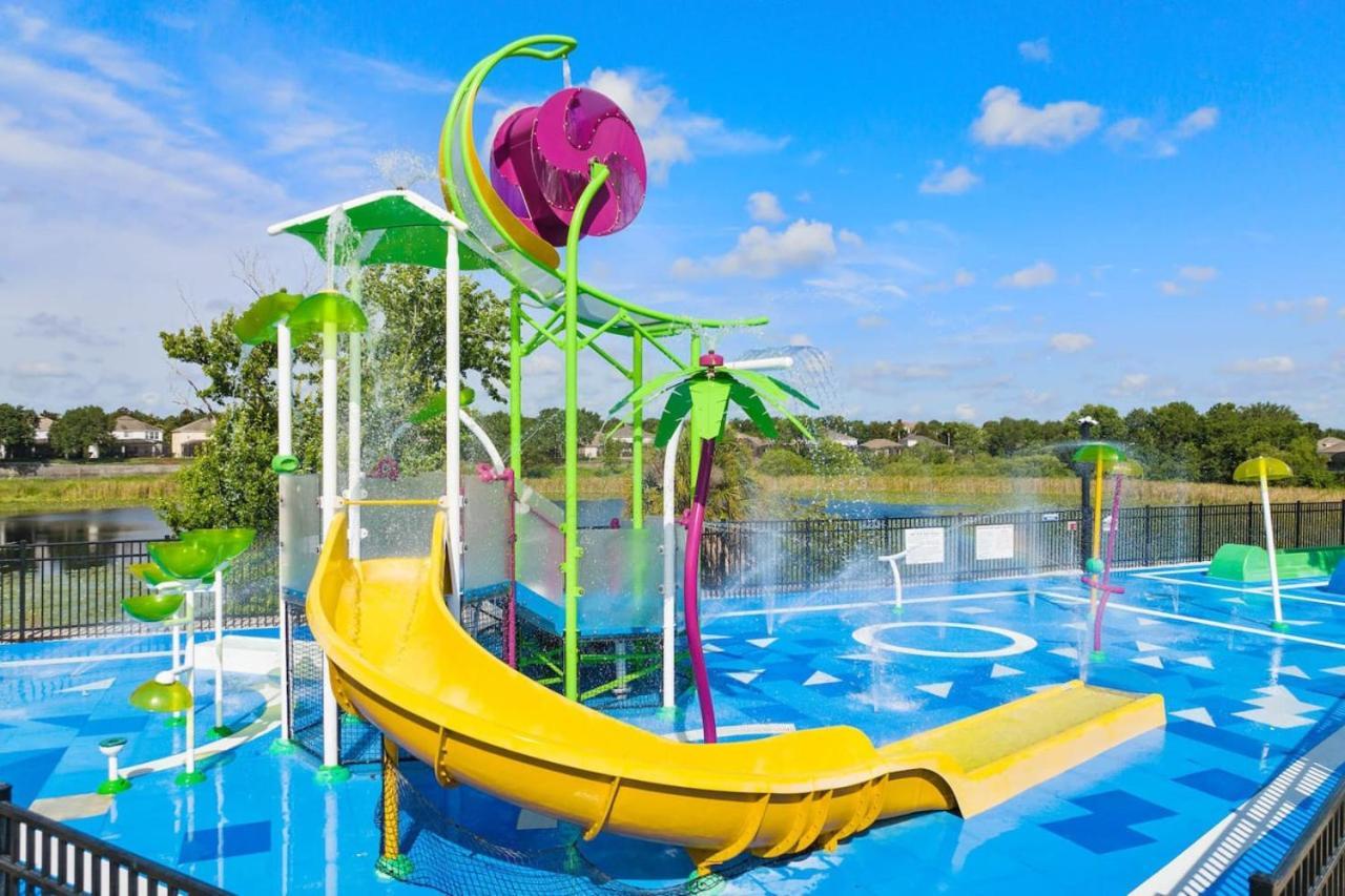 Windsor Hills Sunshine Waterslides Pool By * Orlando