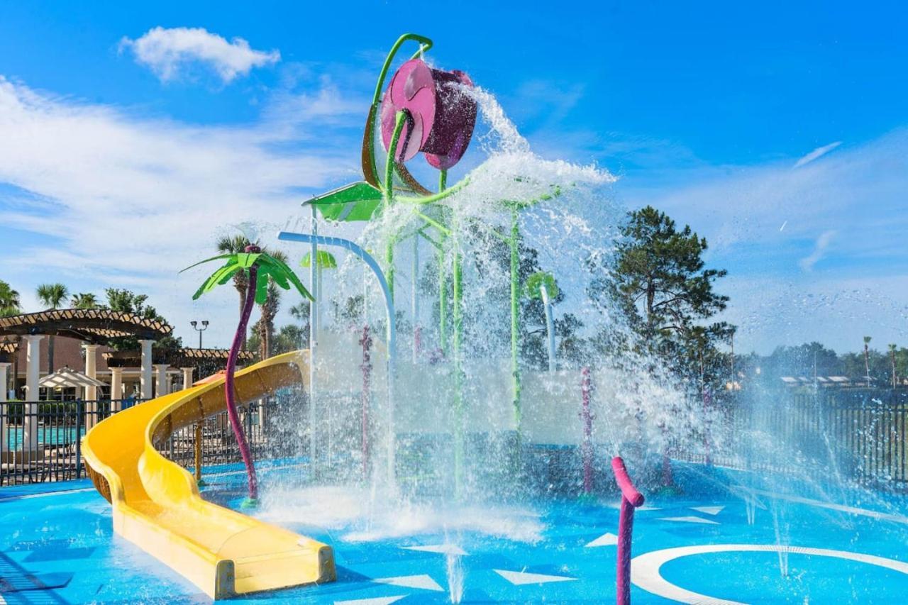Windsor Hills Sunshine Waterslides Pool By Orlando