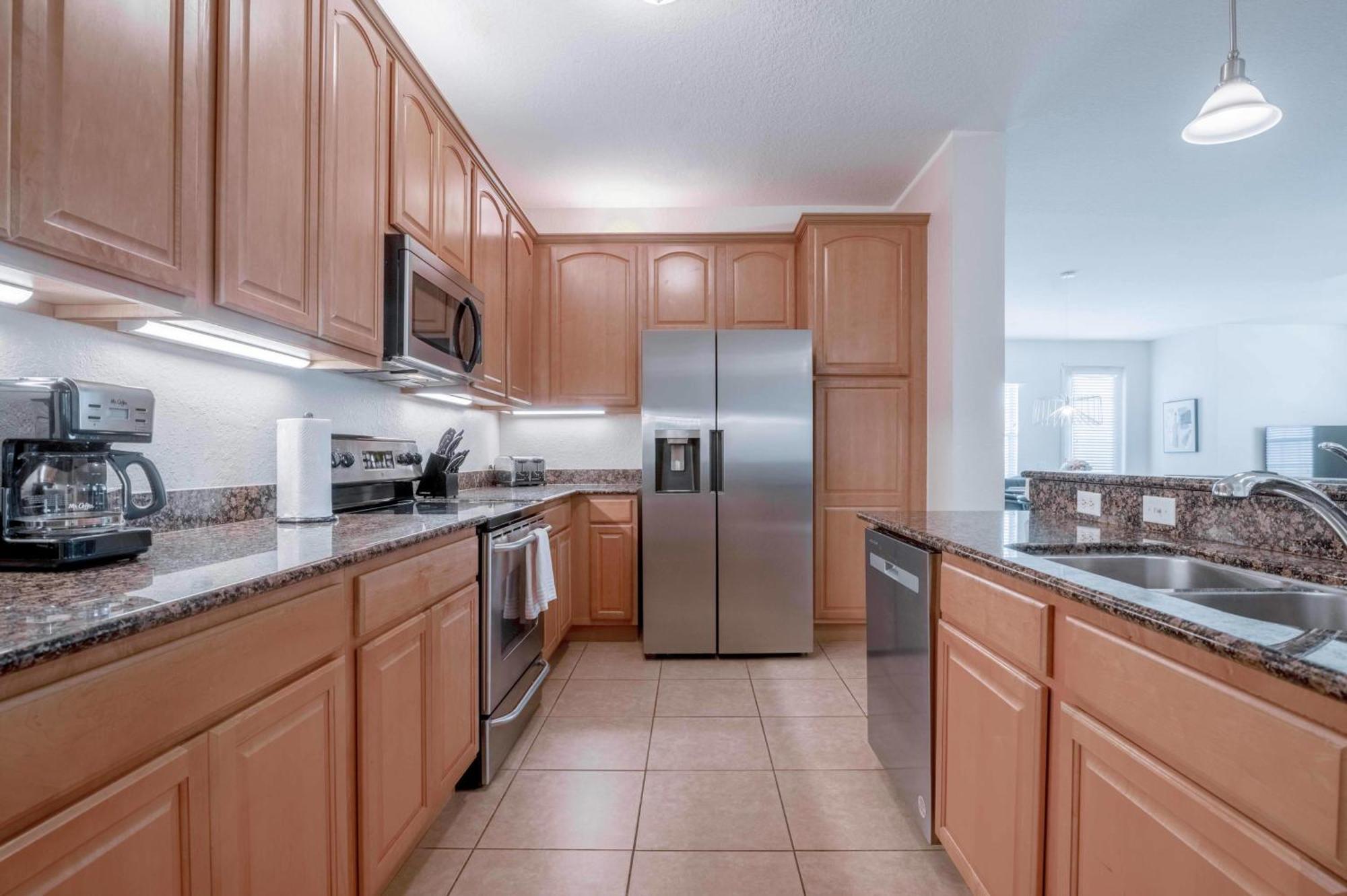 Holiday home New! Vista Cay Lakeview Condo-huge! Near Parks-occc *