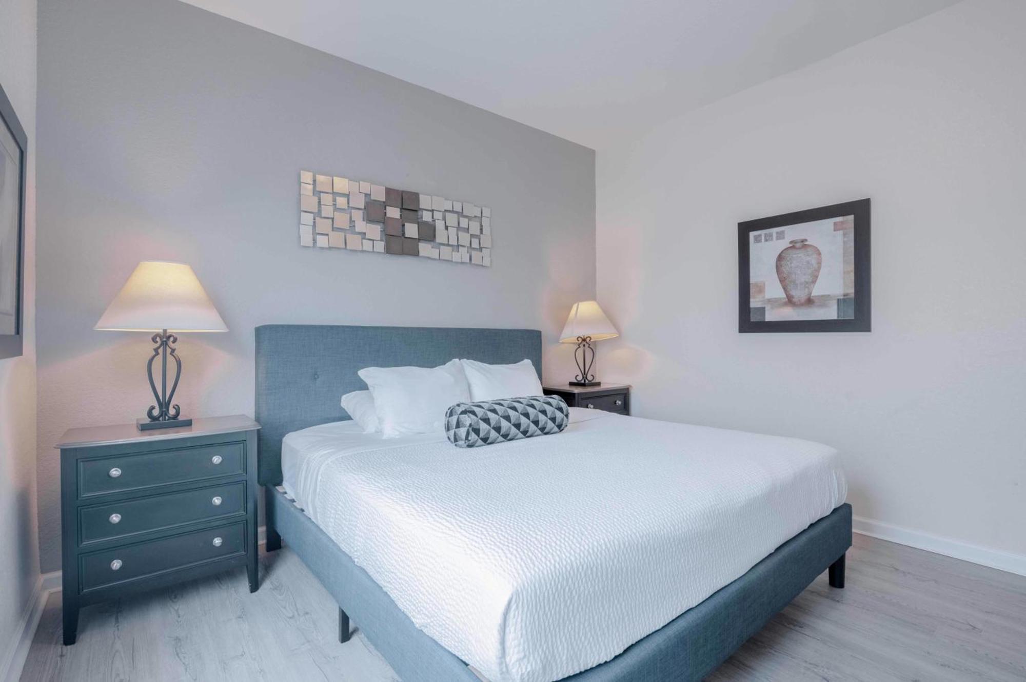 New! Vista Cay Lakeview Condo-huge! Near Parks-occc