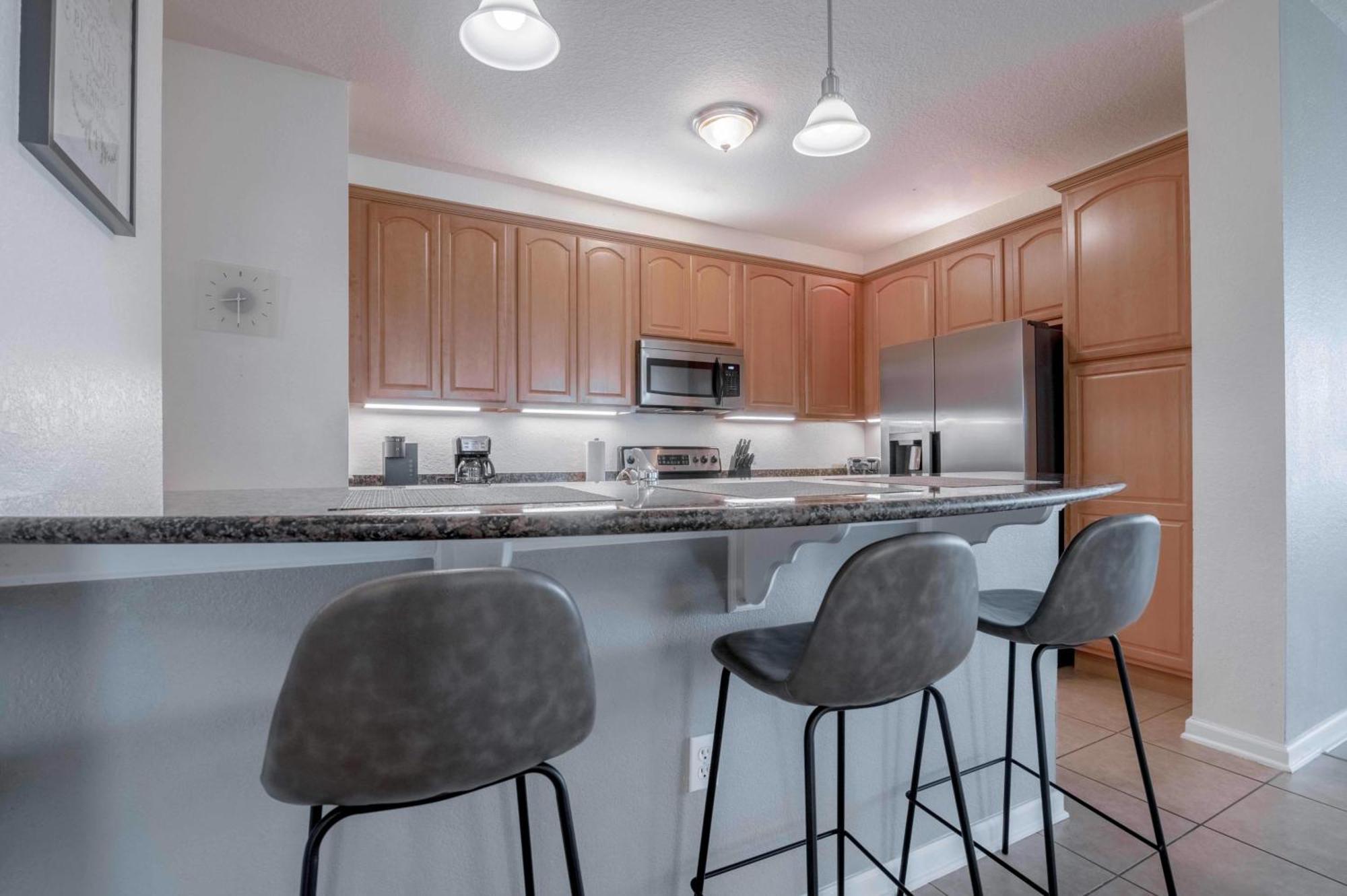 New! Vista Cay Lakeview Condo-huge! Near Parks-occc Holiday home