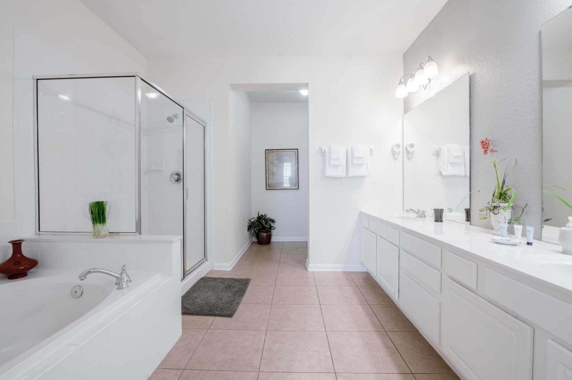 New! Vista Cay Lakeview Condo-huge! Near Parks-occc Holiday home Orlando