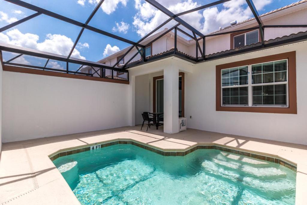 5 Bedrooms - 4 Bathrooms - Storey Lake4849 Rc Holiday home