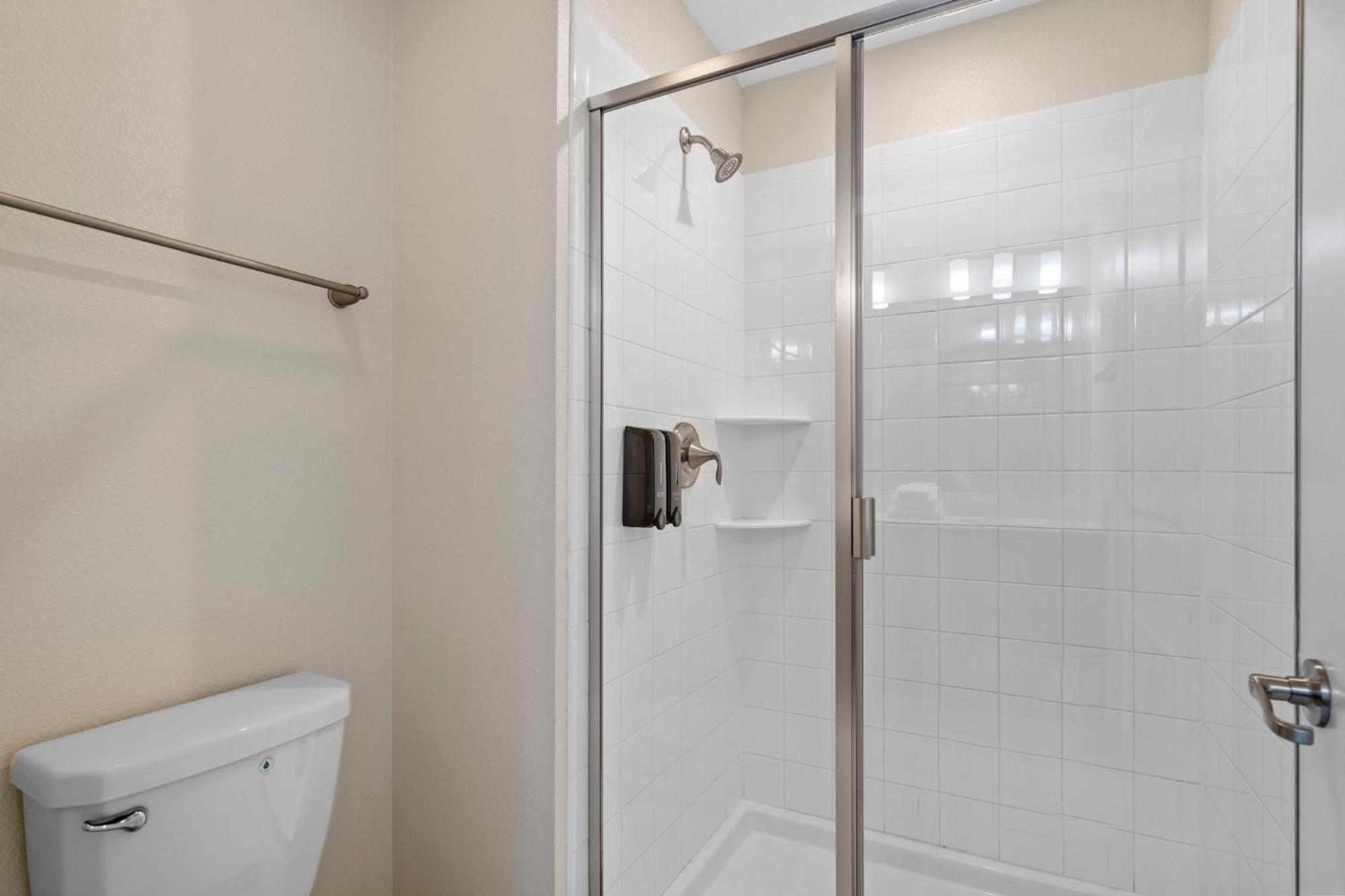 4 Bedrooms - 3 Bathrooms - Champions Gate 8967 Sd