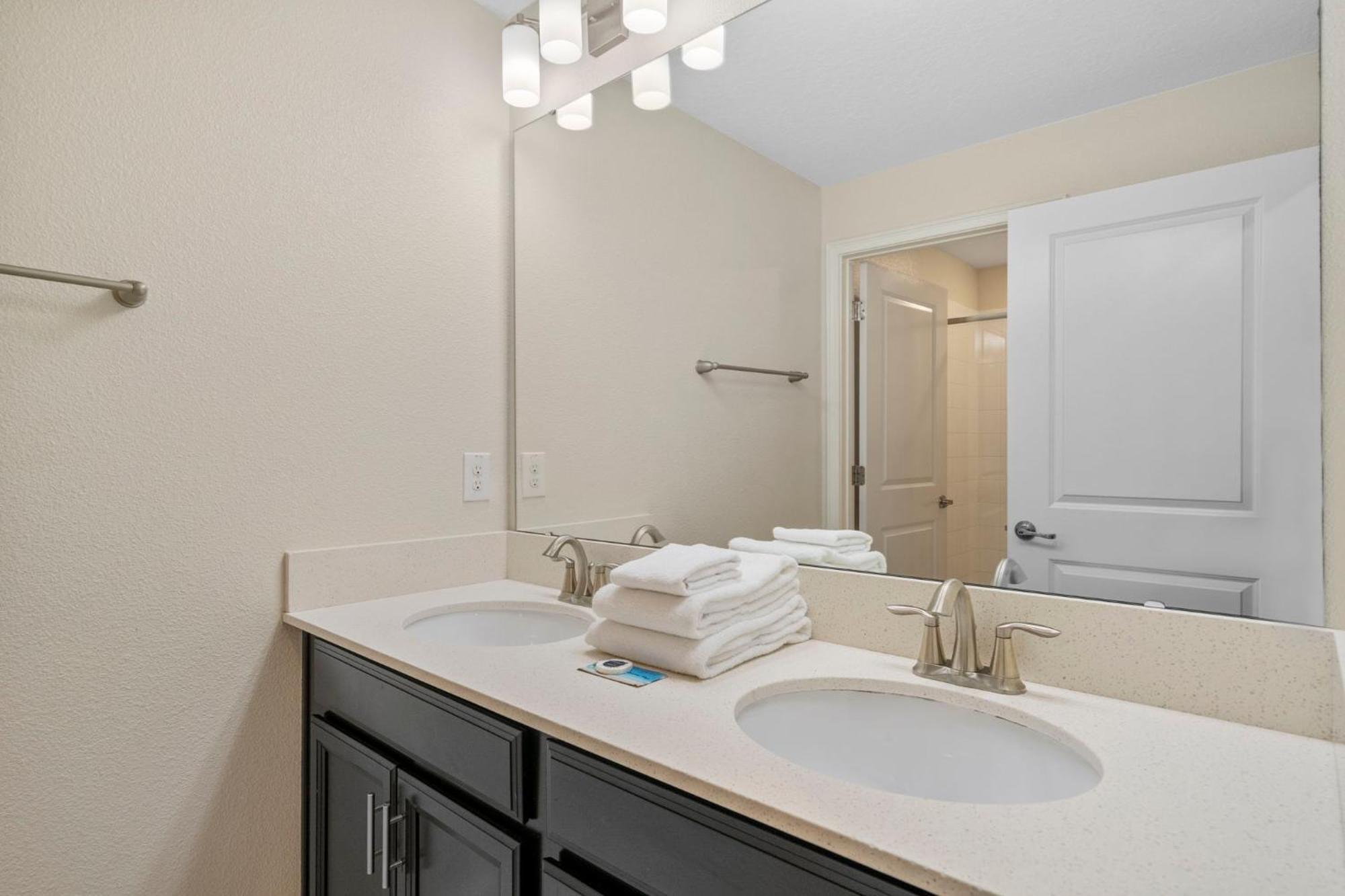 4 Bedrooms - 3 Bathrooms - Champions Gate 8967 Sd Holiday home *