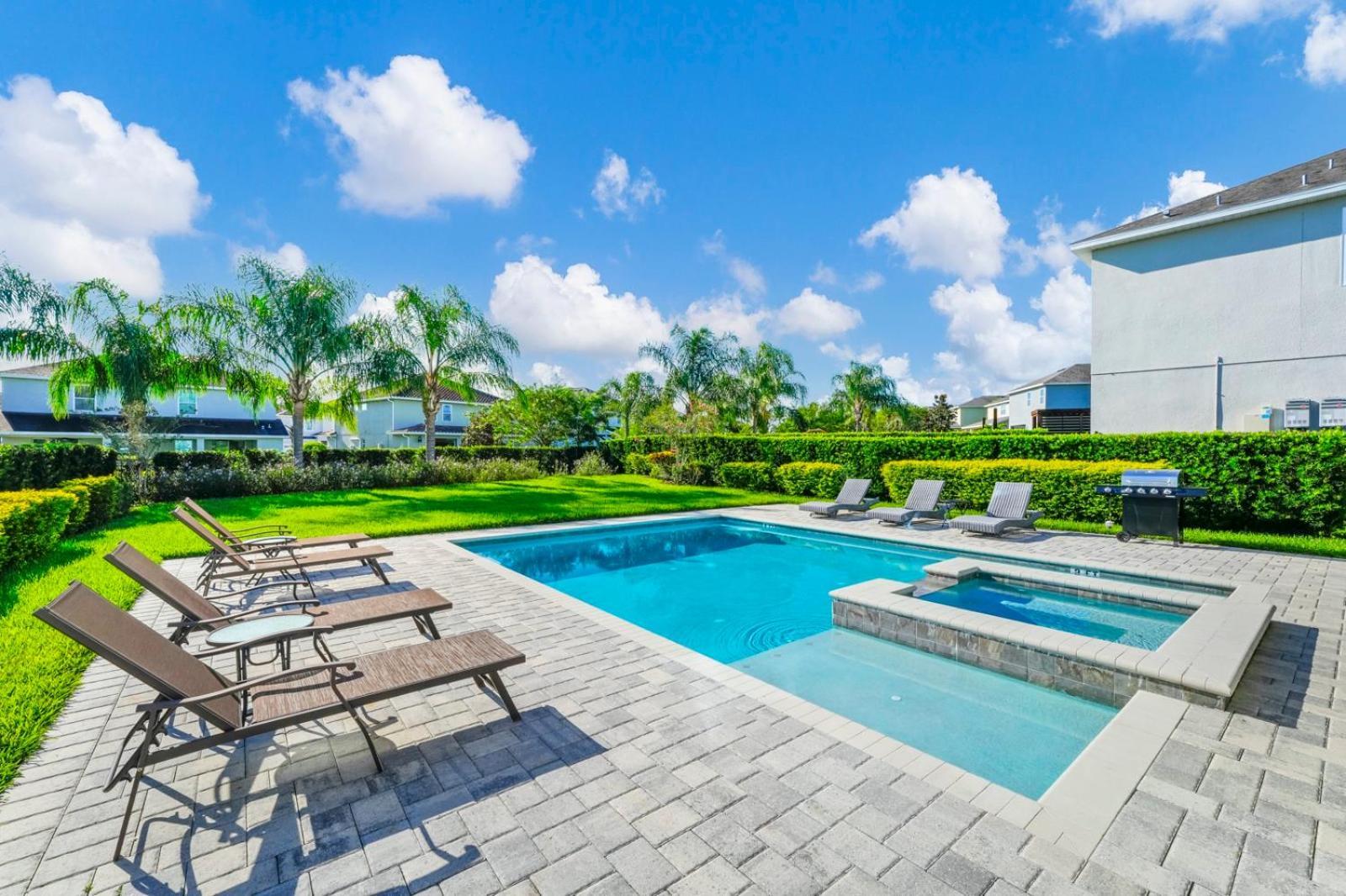 Holiday home Regal With Private Pool Near With Amenities By Rentyl - 7727ff *
