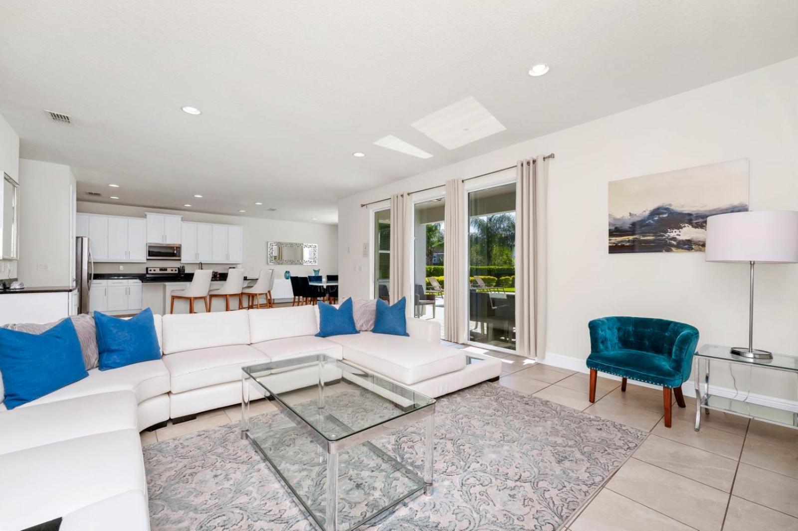 Regal With Private Pool Near With Amenities By Rentyl - 7727ff Orlando