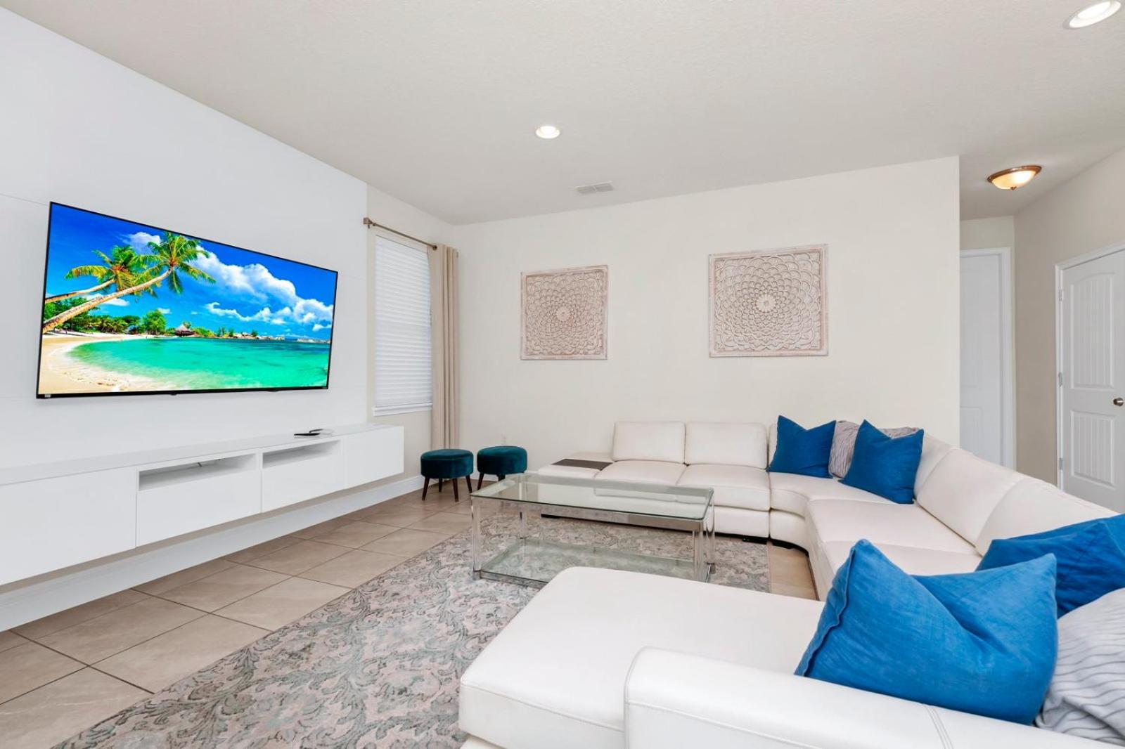 Regal With Private Pool Near With Amenities By Rentyl - 7727ff Holiday home
