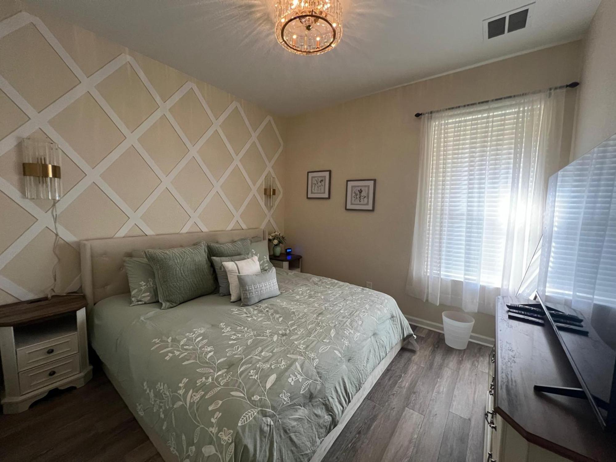 Dream Near 6 Bed Pool&spa Holiday home *