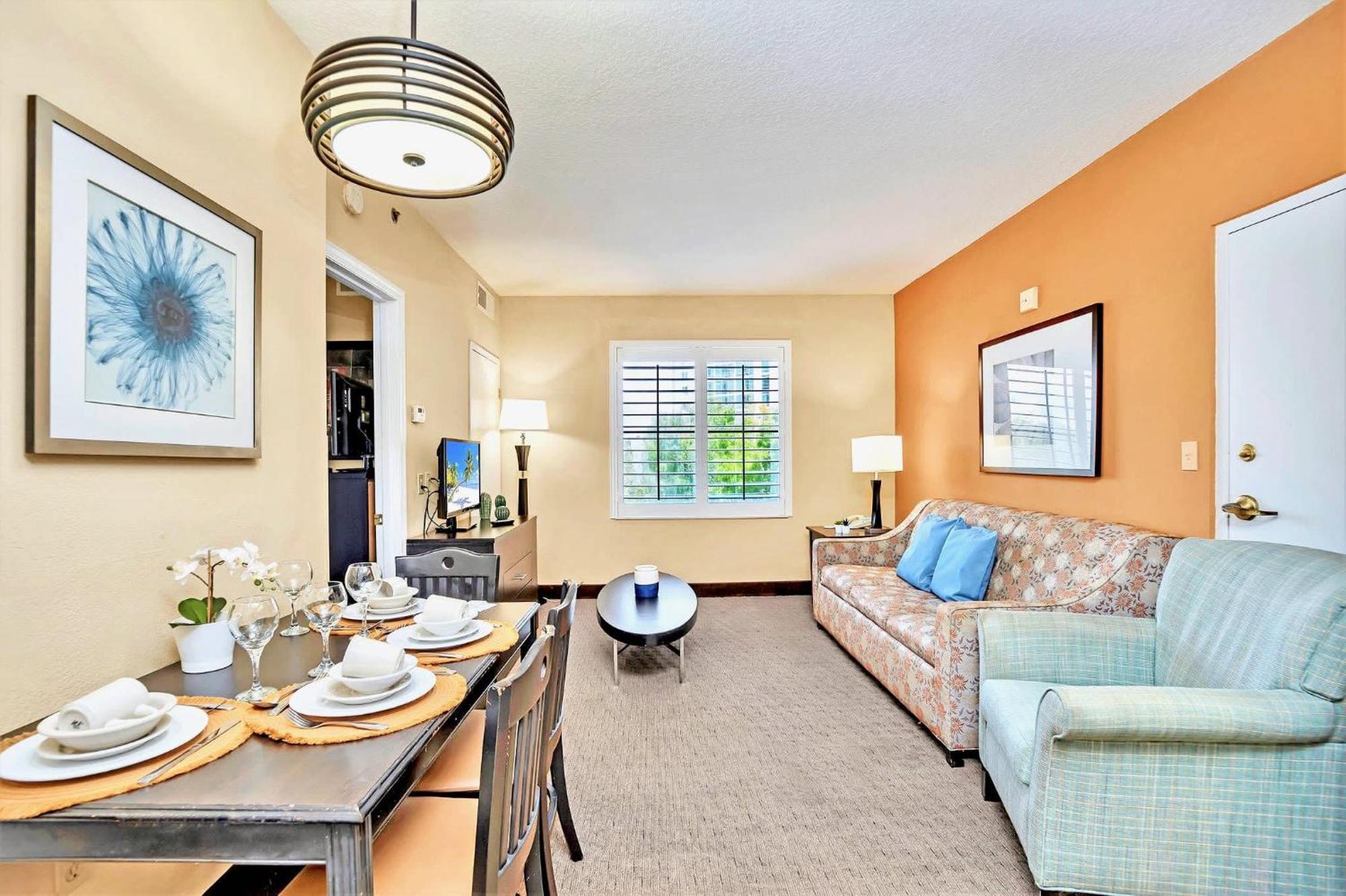 King Bed - Pool & Hot Tub - Near Universal Apartment Orlando