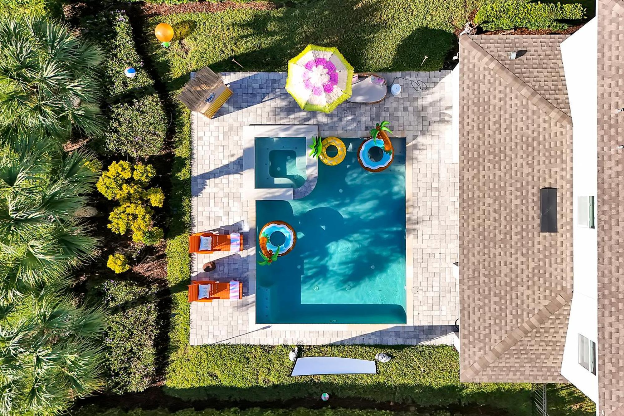 5bd Moana-themed - Movie By The Pool - Near