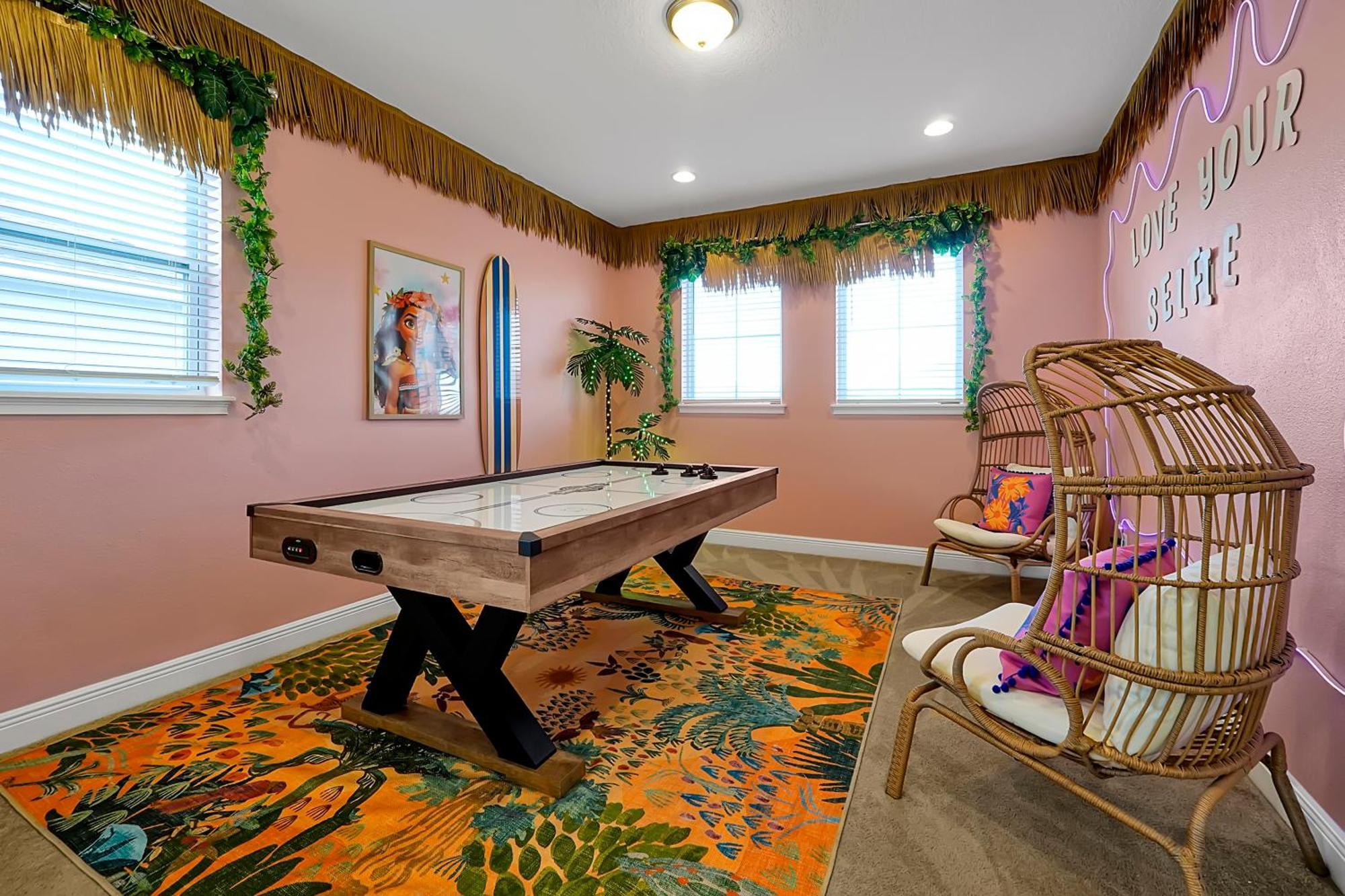 5bd Moana-themed - Movie By The Pool - Near Holiday home