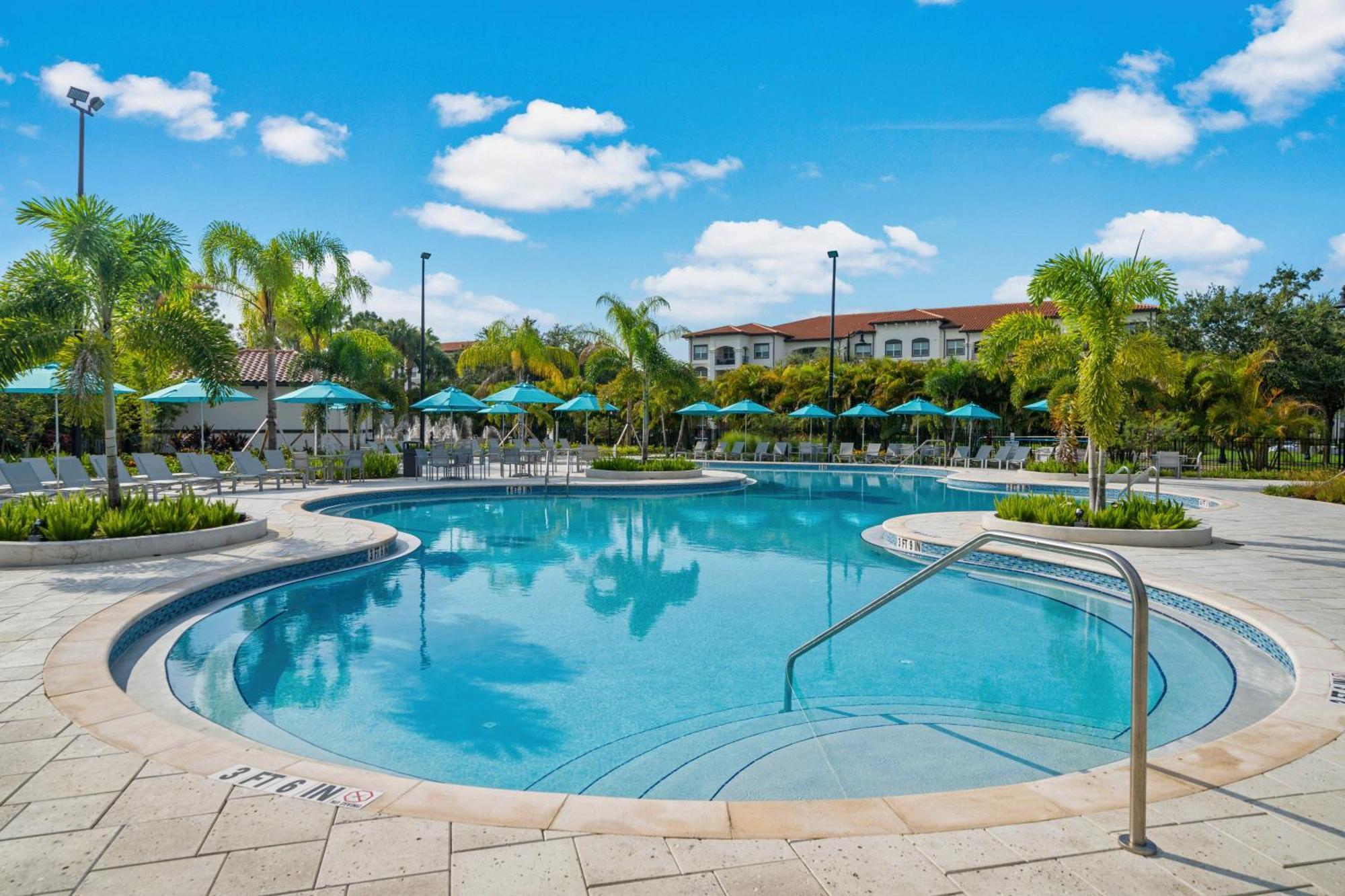 Apartment 5025 Shoreway Loop #203 *