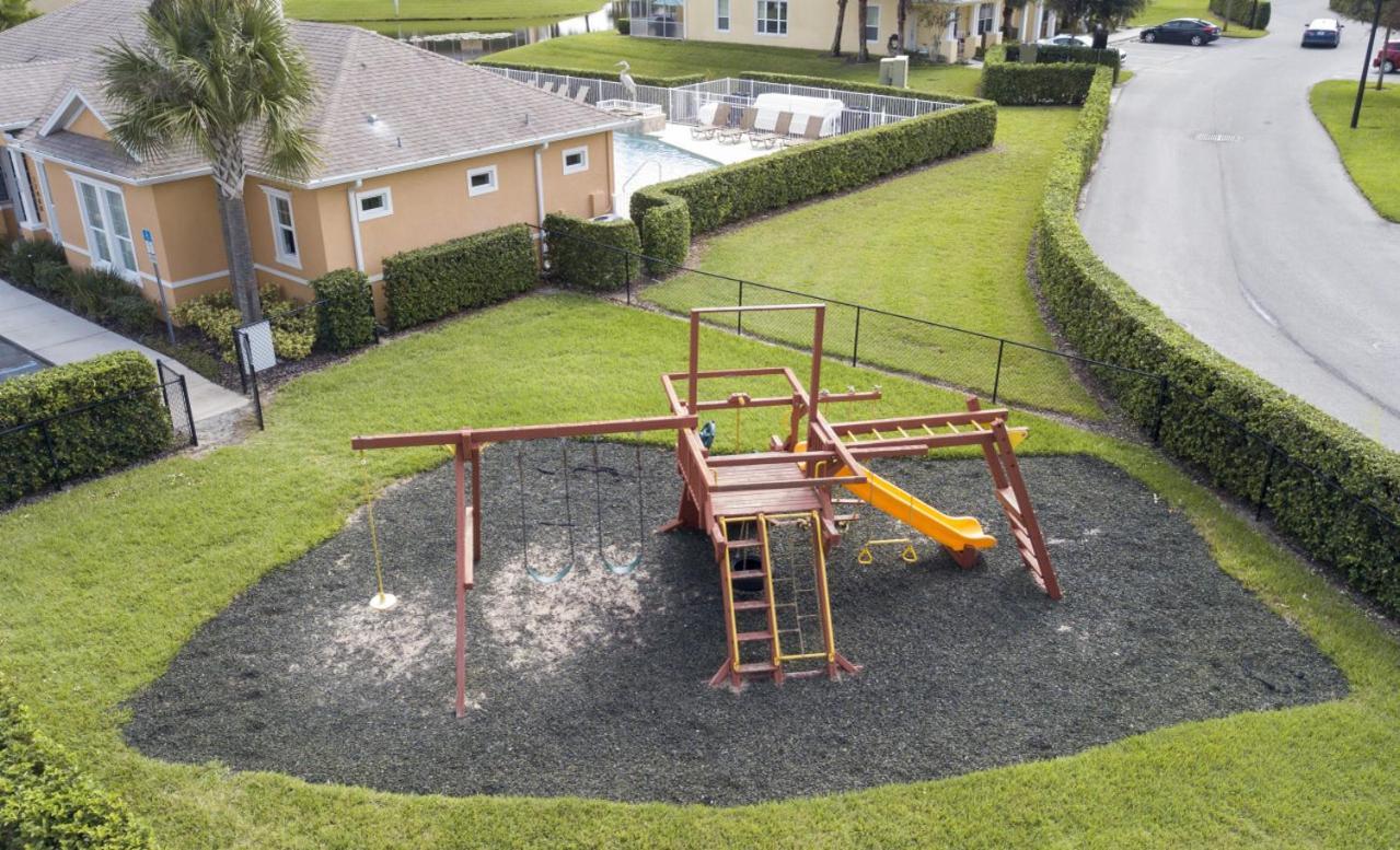 3br Townhouse Near Bbq Grill And Pool Holiday home