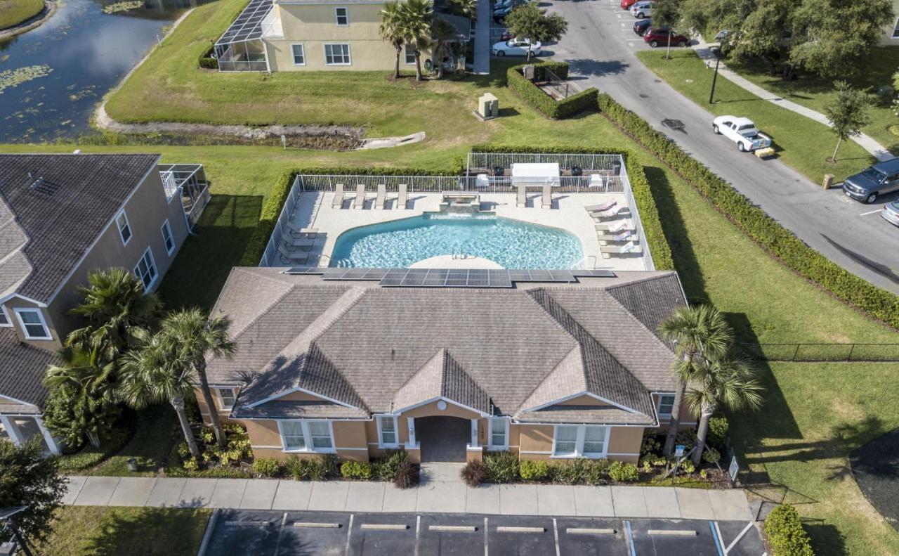 3br Townhouse Near Bbq Grill And Pool Holiday home Orlando